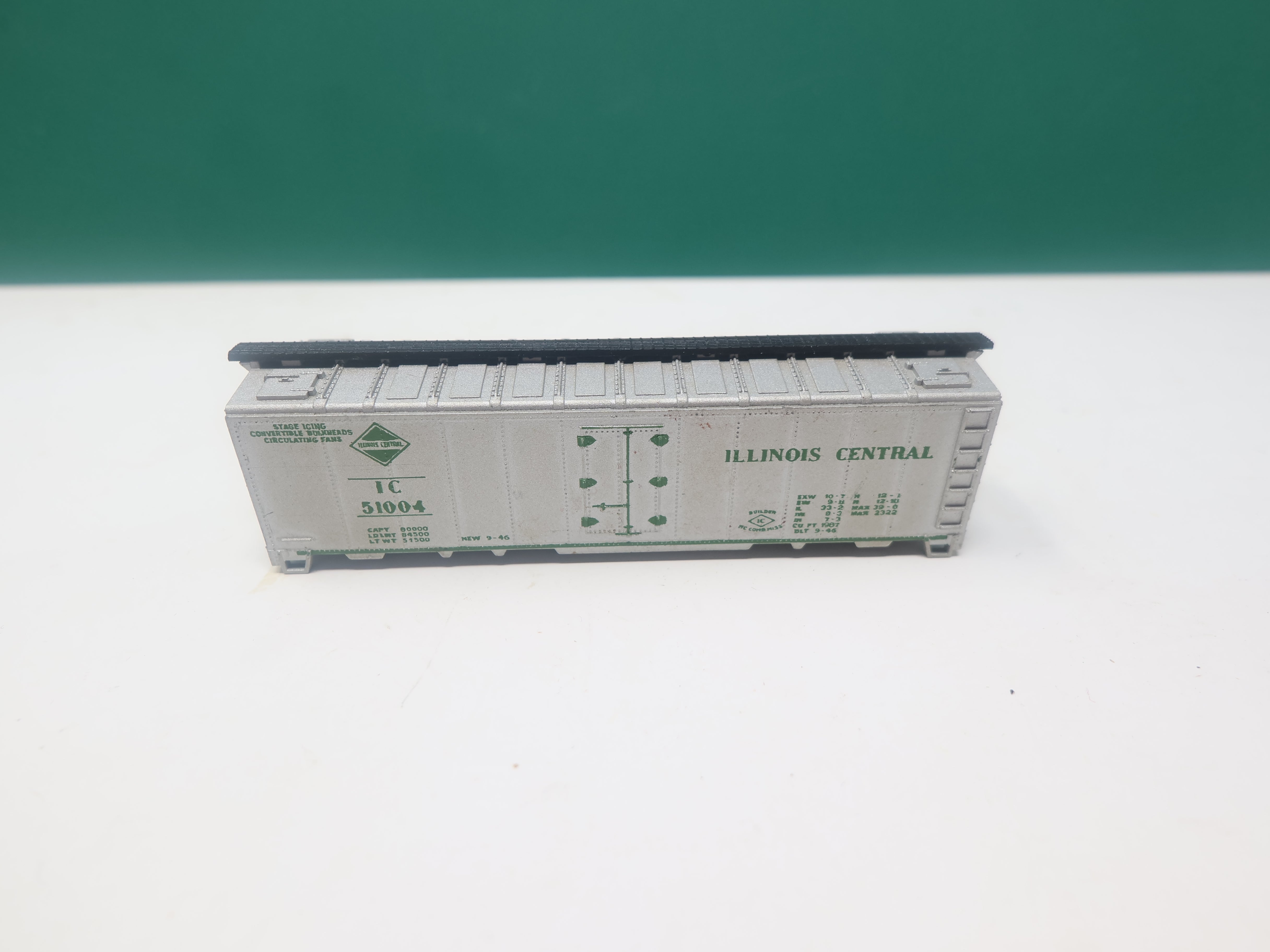 USED Atlas N Scale, 40' Reefer Box Car, Illinois Central IC #51004, Shell Only