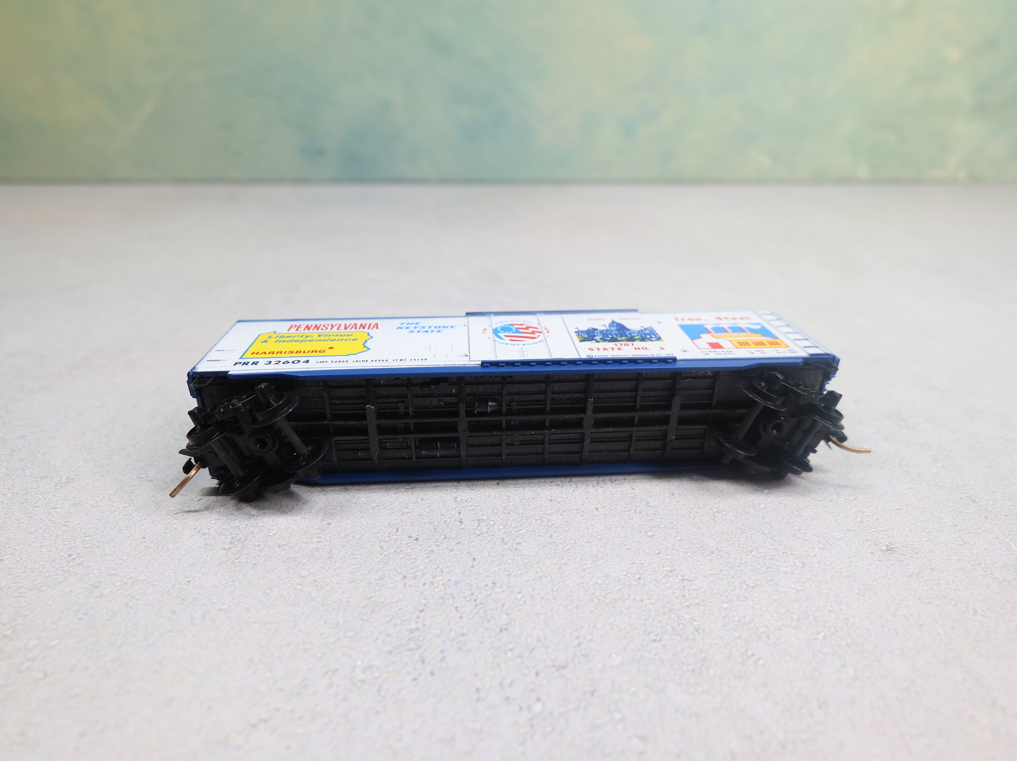 USED Micro-Trains 38080 N Scale 50' Box Car Pennsylvania State Car PRR #32604 Knuckle Couplers