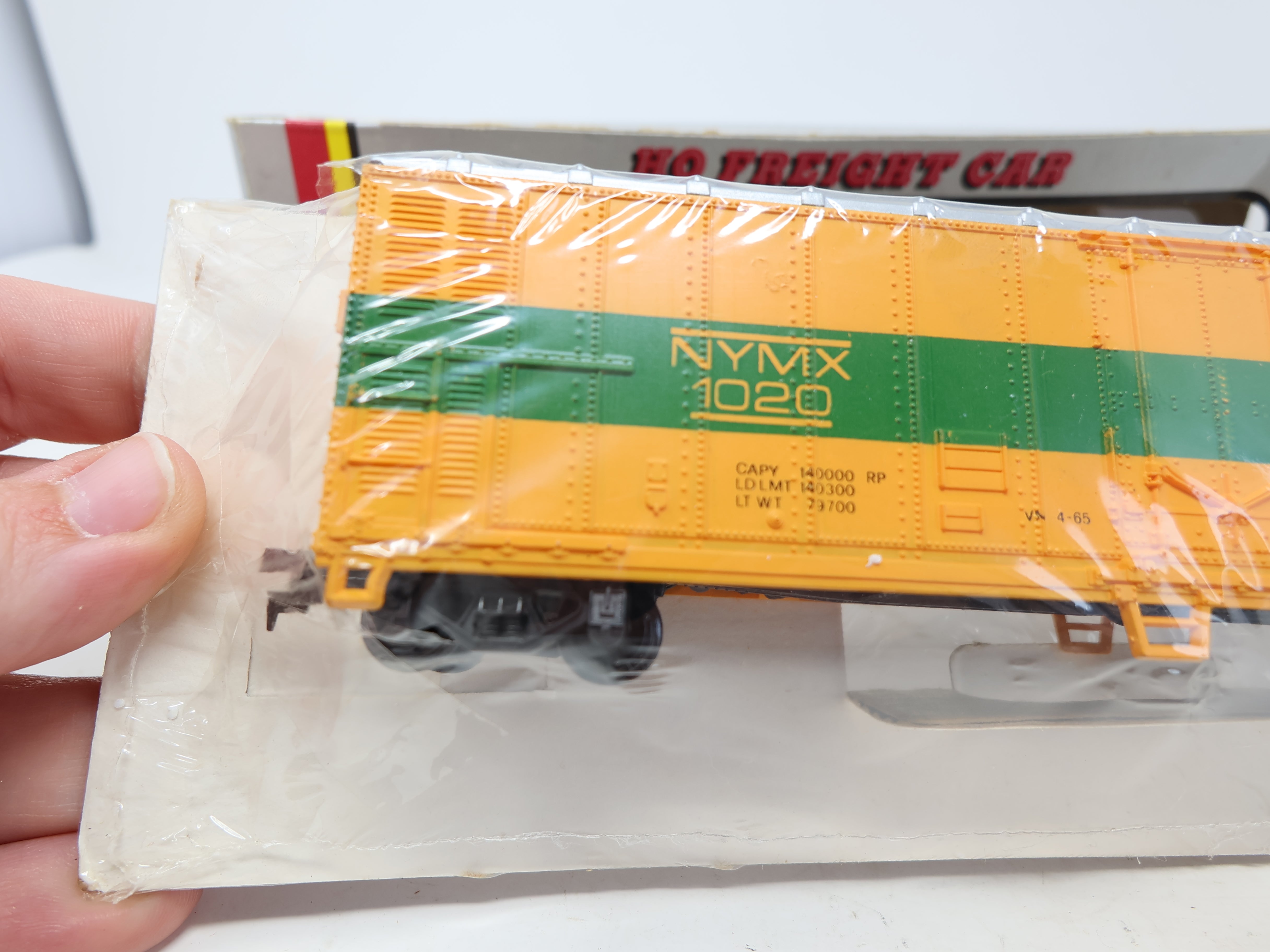 USED AHM HO Scale, 50' Mechanical Reefer Box Car, New York Central NYMX #1020, (Sealed)
