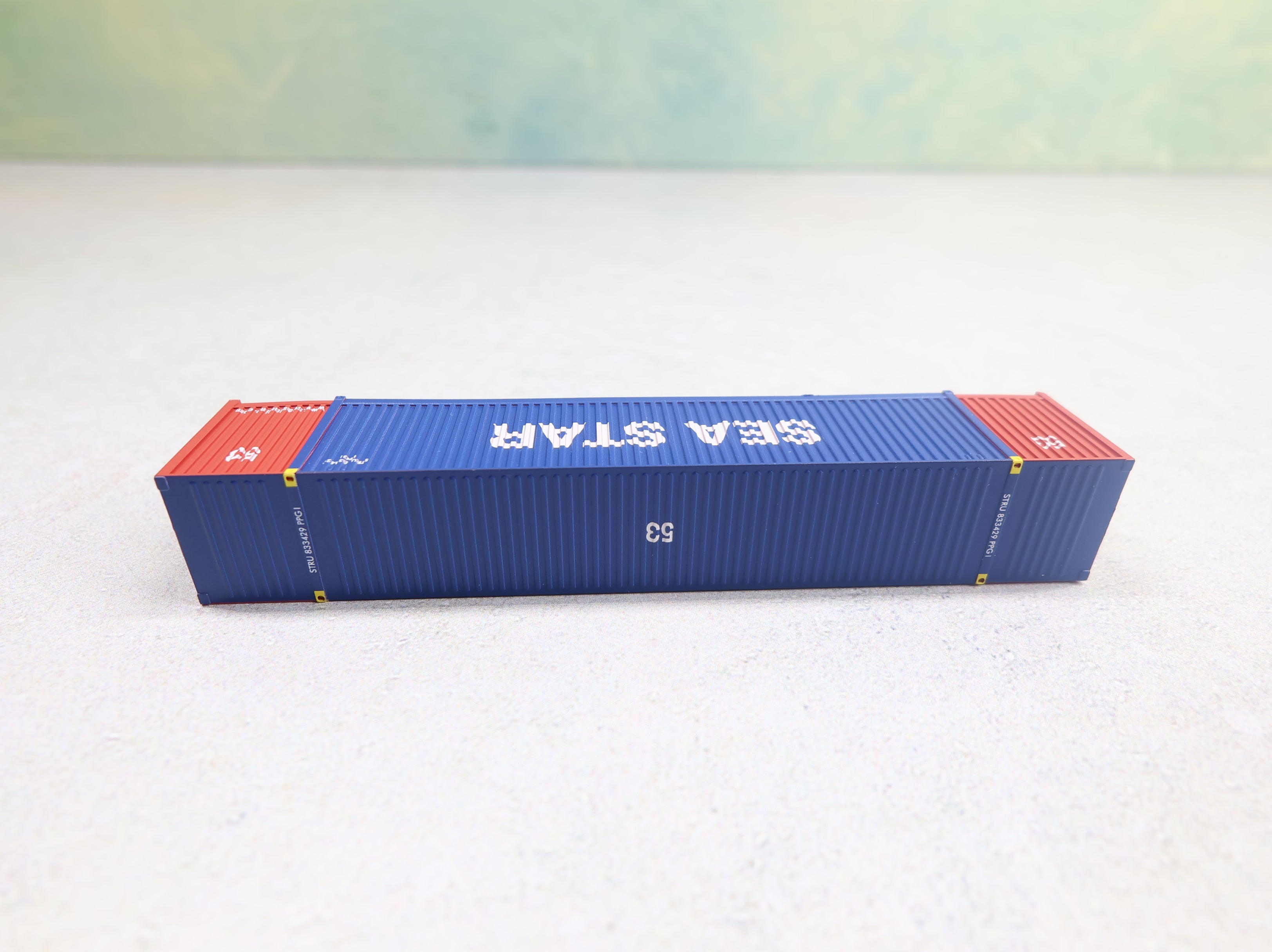 USED Micro-Trains 46900030 N Scale 53' Corrugated Container Sea Star #833429