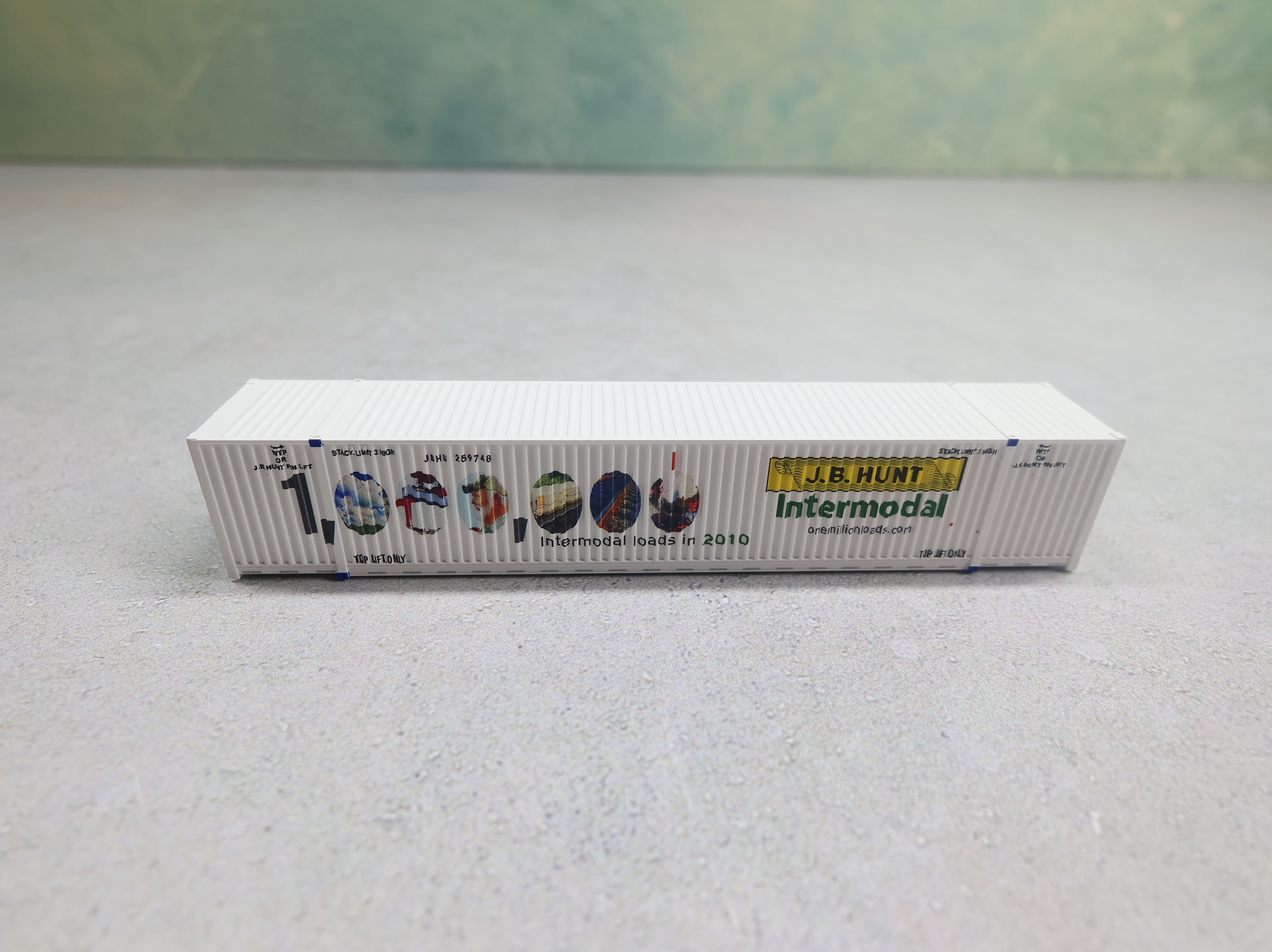 USED Micro-Trains 46900520 N Scale 53' Corrugated Container JB Hunt #259748