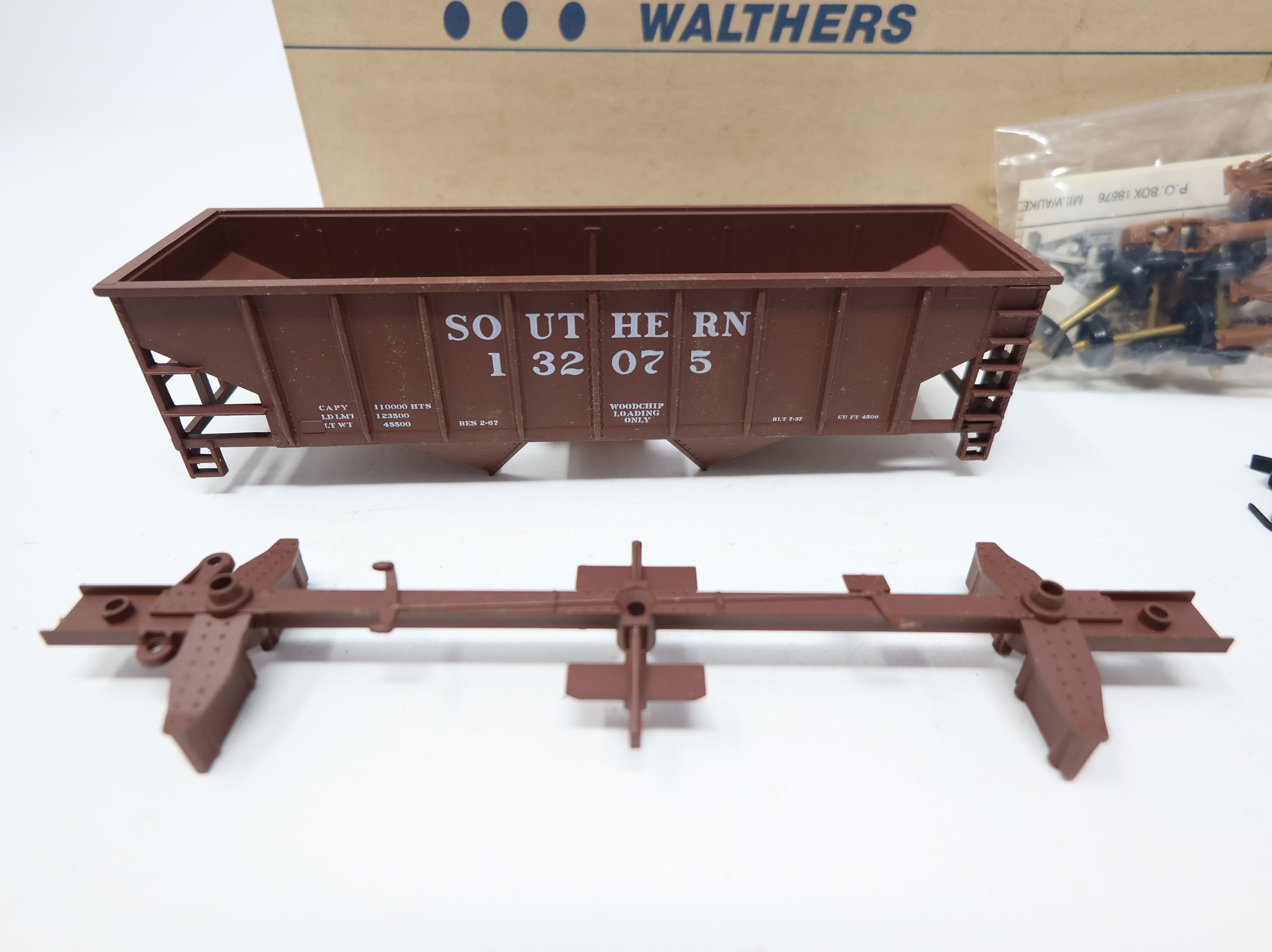 USED Walthers 932-3054 HO Scale 36' Converted Wood Chip Car Southern #132075 KIT