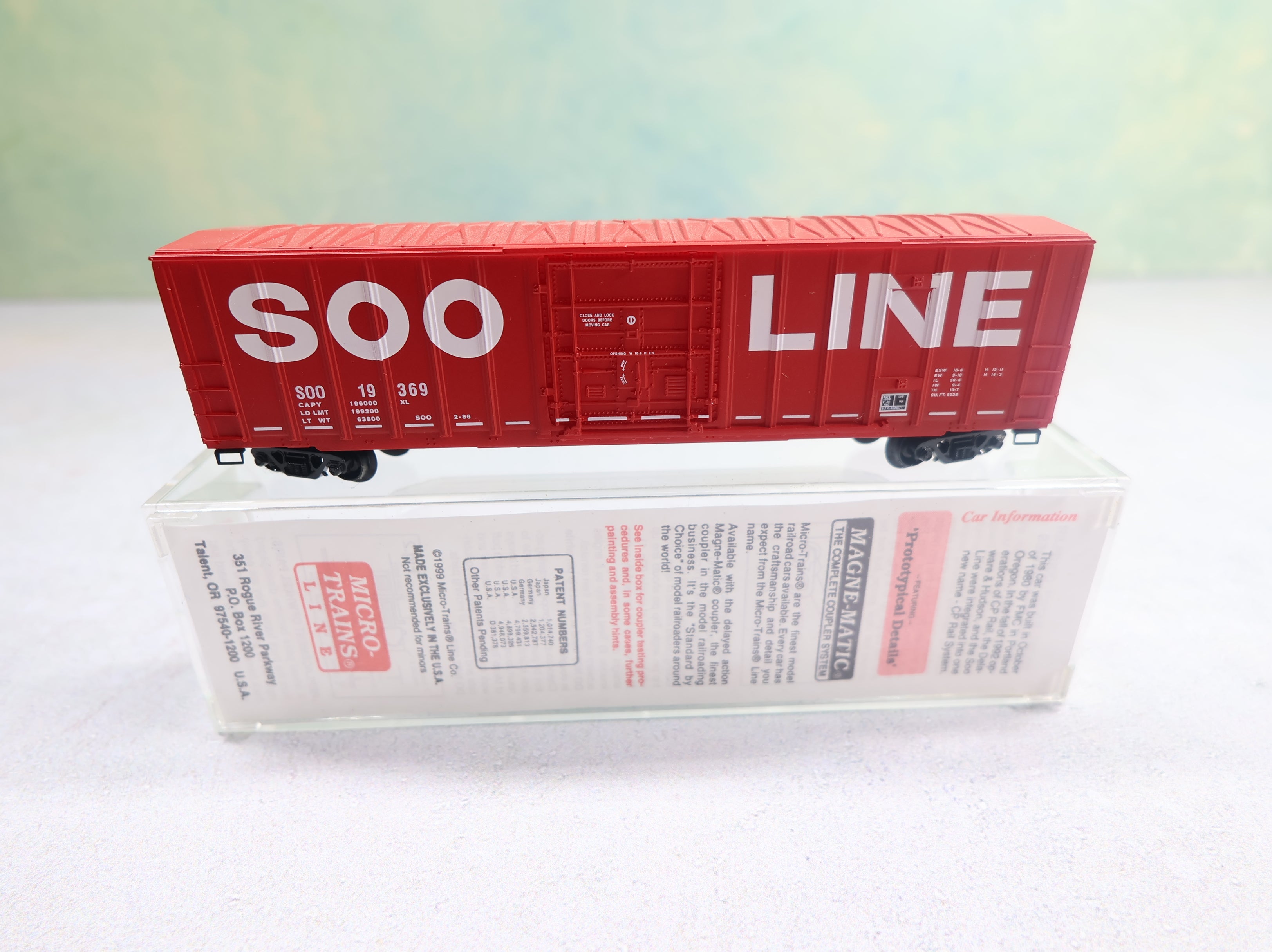 USED Micro-Trains 27260 N Scale 50' Rib Side Box Car SOO Line SOO #19369 Knuckle Couplers