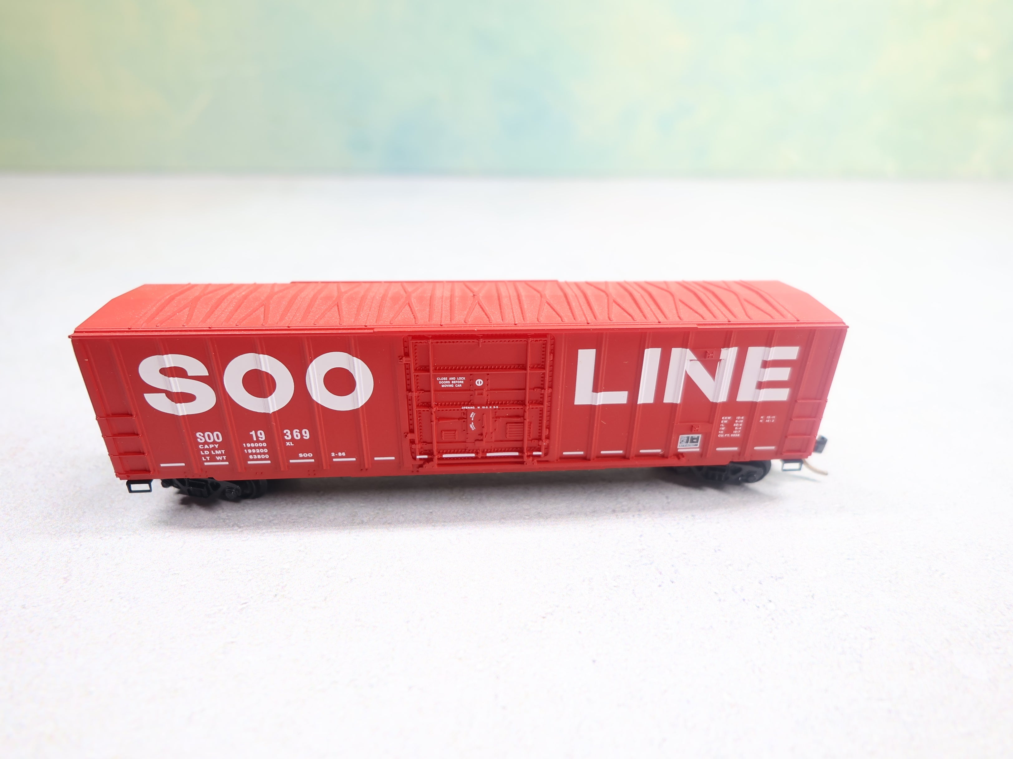 USED Micro-Trains 27260 N Scale 50' Rib Side Box Car SOO Line SOO #19369 Knuckle Couplers