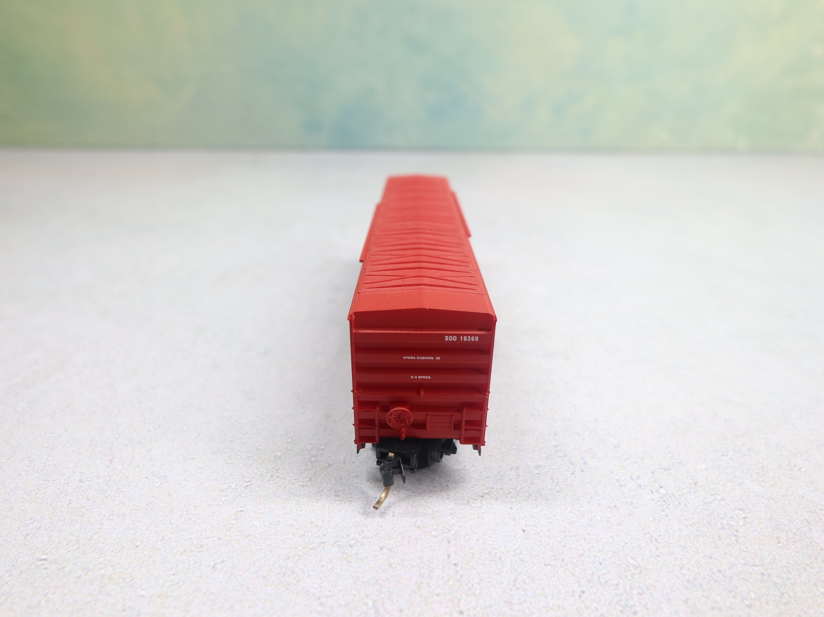 USED Micro-Trains 27260 N Scale 50' Rib Side Box Car SOO Line SOO #19369 Knuckle Couplers