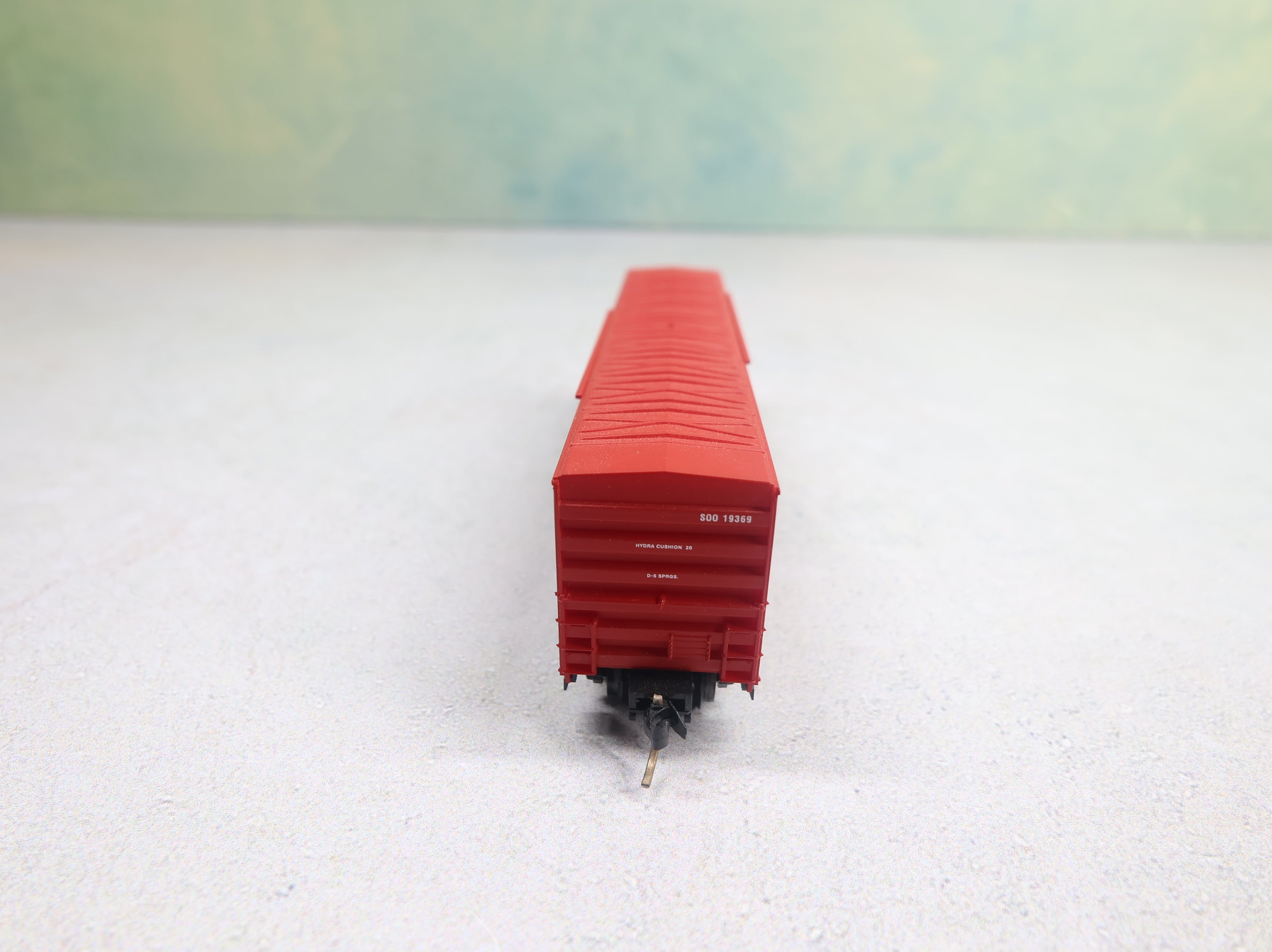 USED Micro-Trains 27260 N Scale 50' Rib Side Box Car SOO Line SOO #19369 Knuckle Couplers
