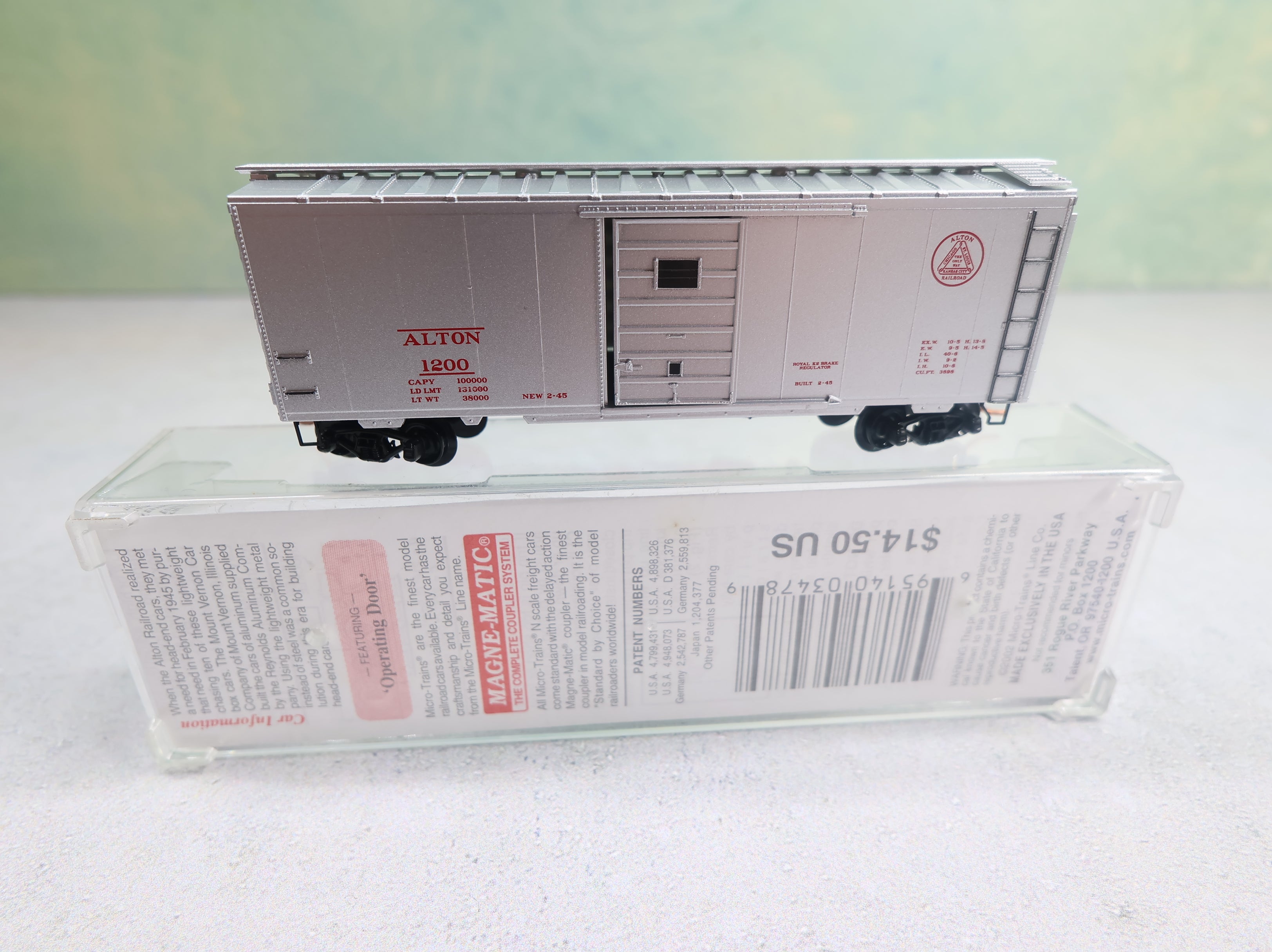 USED Micro-Trains 20586 N Scale 40' SD Box Car Alton Railroad #1200 Knuckle Couplers