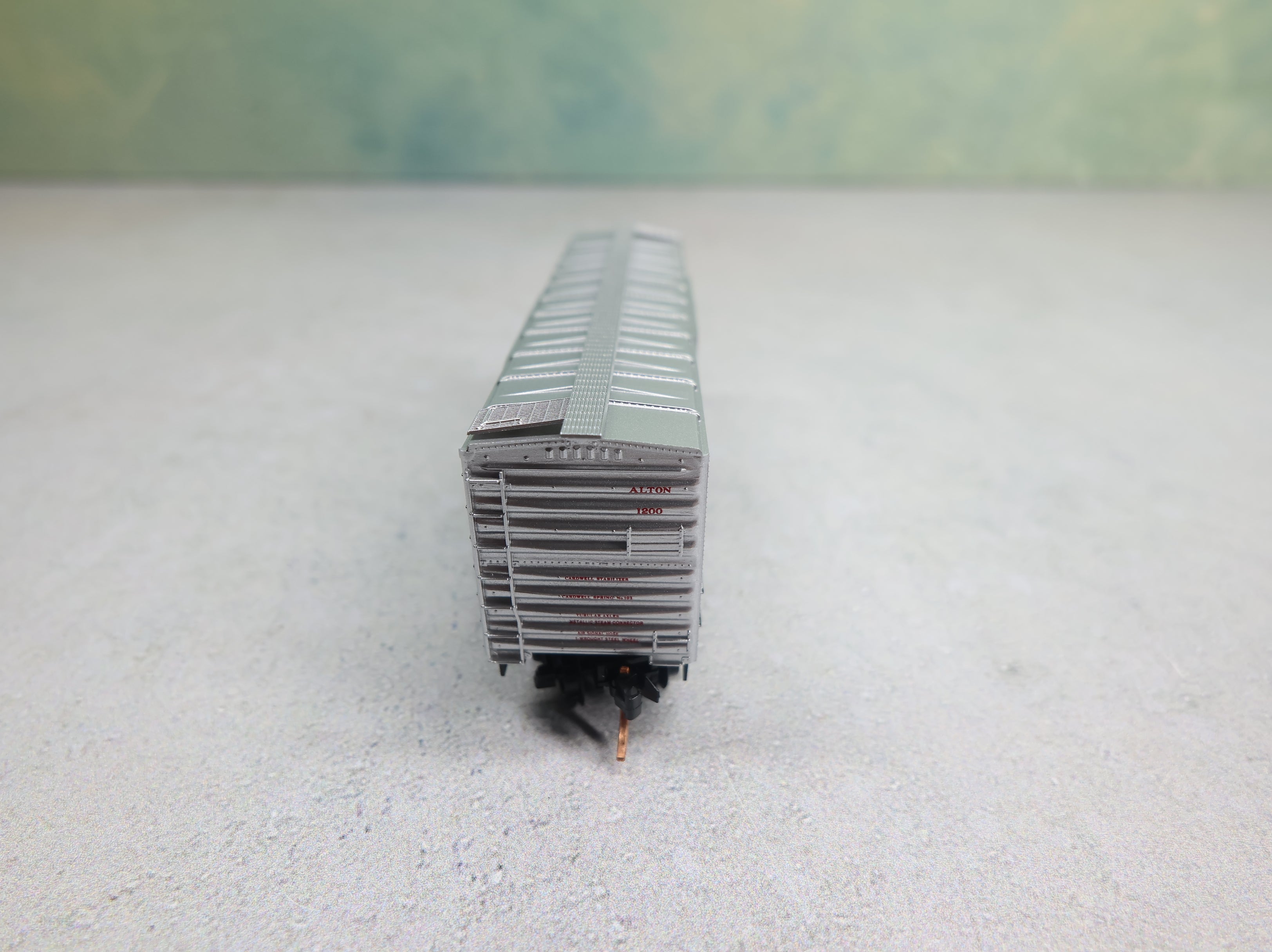 USED Micro-Trains 20586 N Scale 40' SD Box Car Alton Railroad #1200 Knuckle Couplers