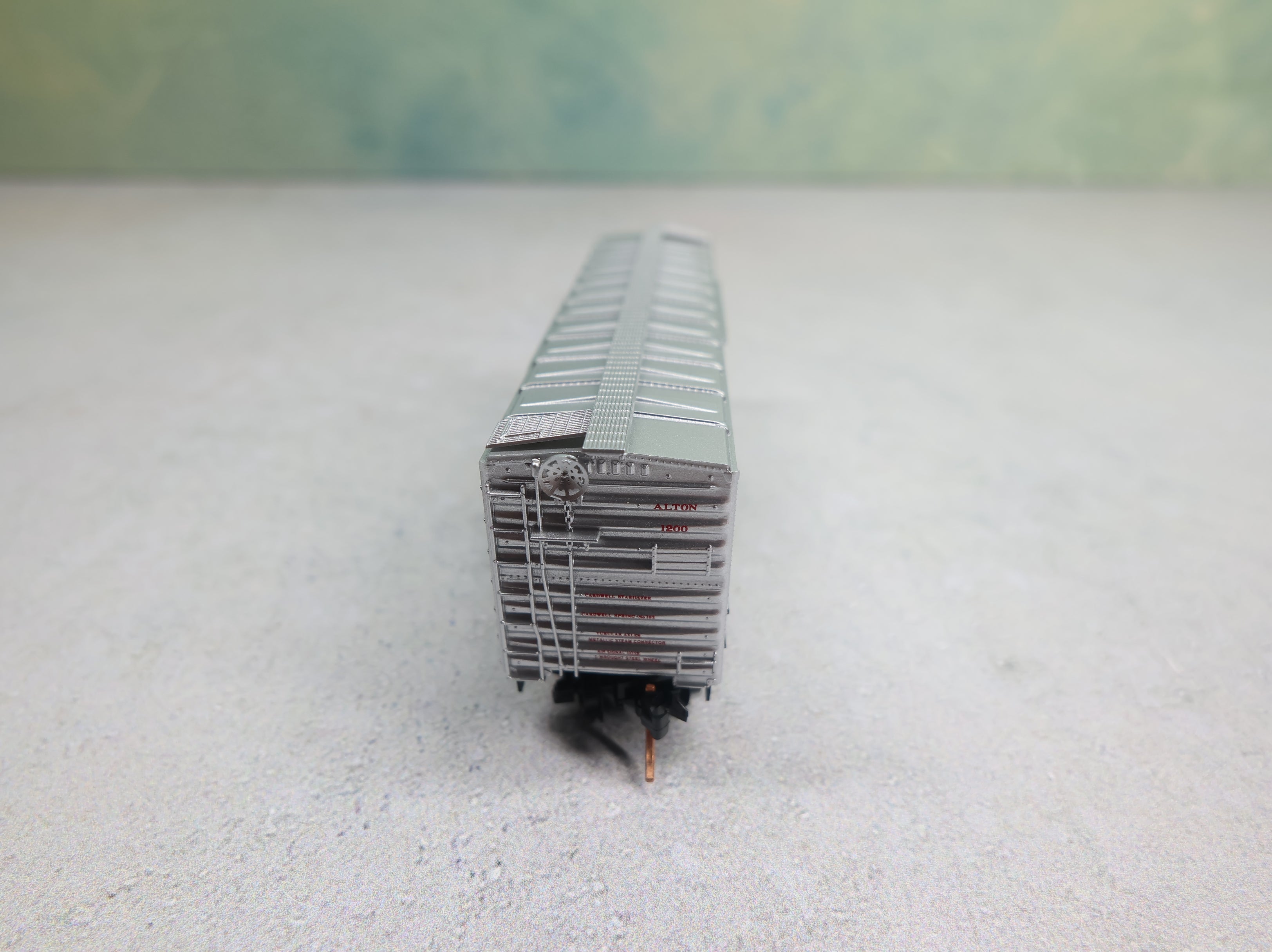 USED Micro-Trains 20586 N Scale 40' SD Box Car Alton Railroad #1200 Knuckle Couplers