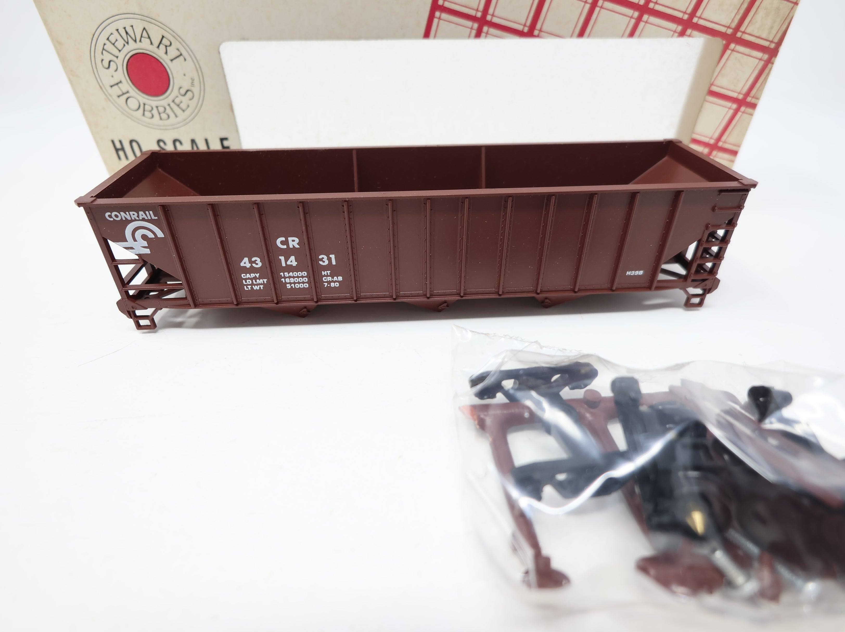 USED Stewart Hobbies 10220 HO Scale H39 70 Ton 12 Panel Triple Hopper Conrail CR #431431 KIT