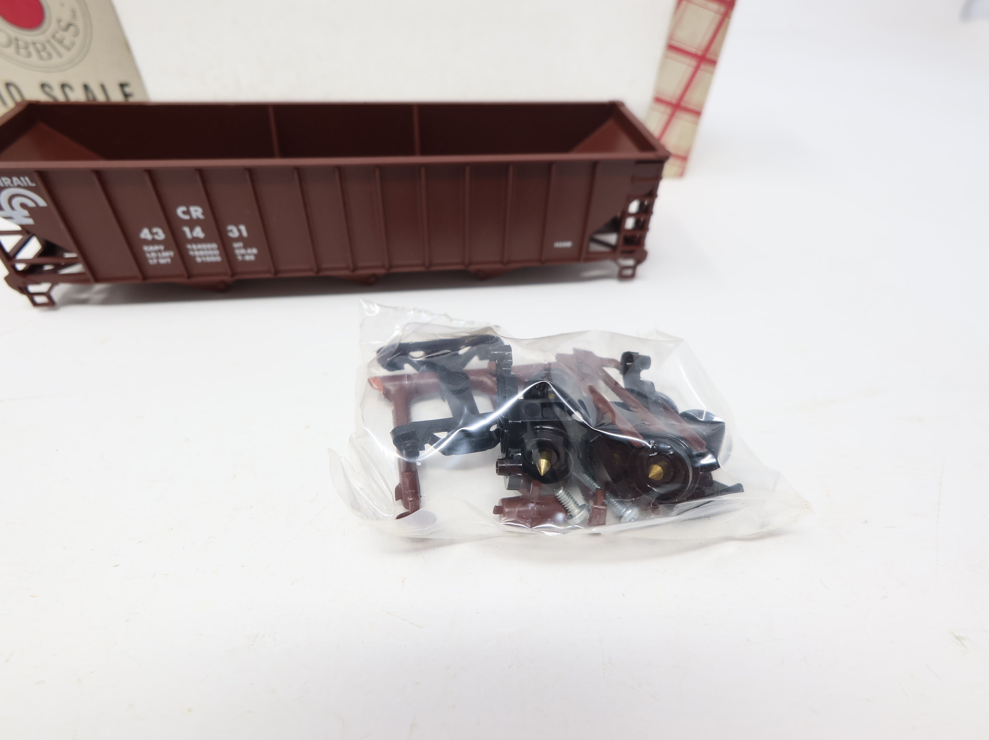 USED Stewart Hobbies 10220 HO Scale H39 70 Ton 12 Panel Triple Hopper Conrail CR #431431 KIT