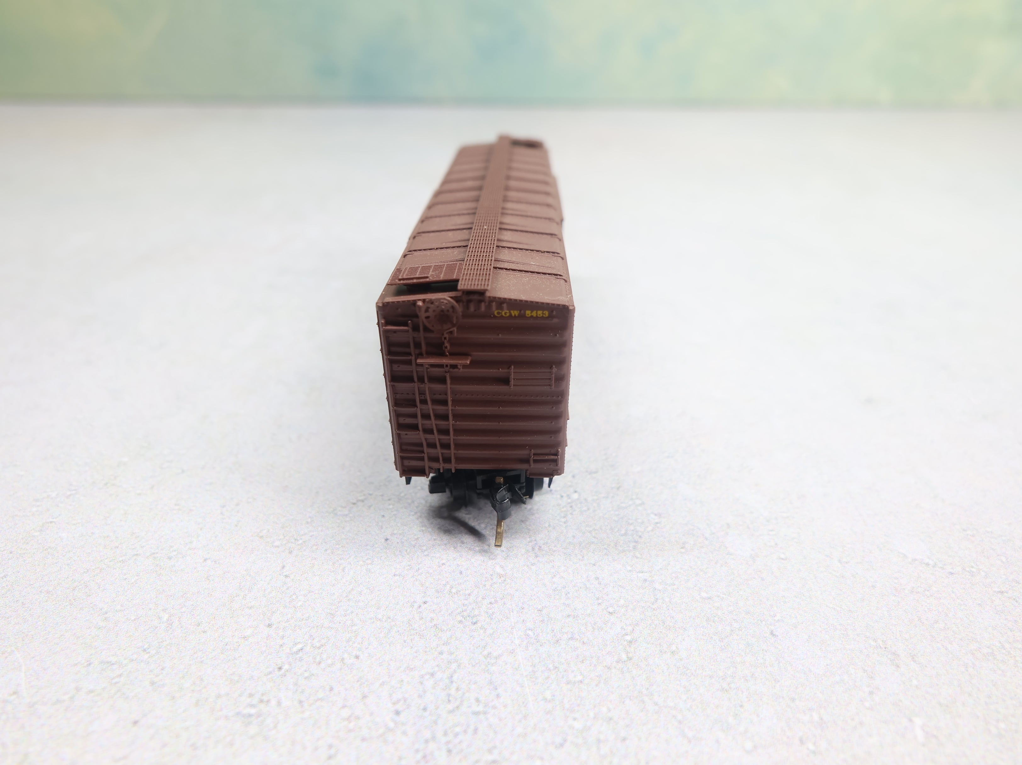 USED Micro-Trains 20046 N Scale 40' SD Box Car Chicago Great Western CGW #5453 Knuckle Couplers