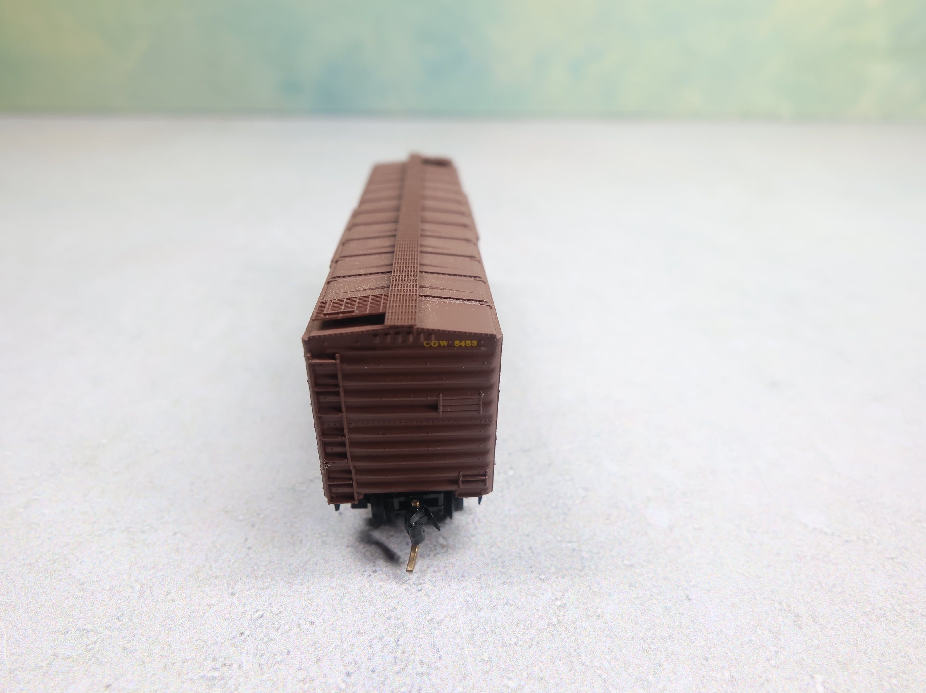 USED Micro-Trains 20046 N Scale 40' SD Box Car Chicago Great Western CGW #5453 Knuckle Couplers