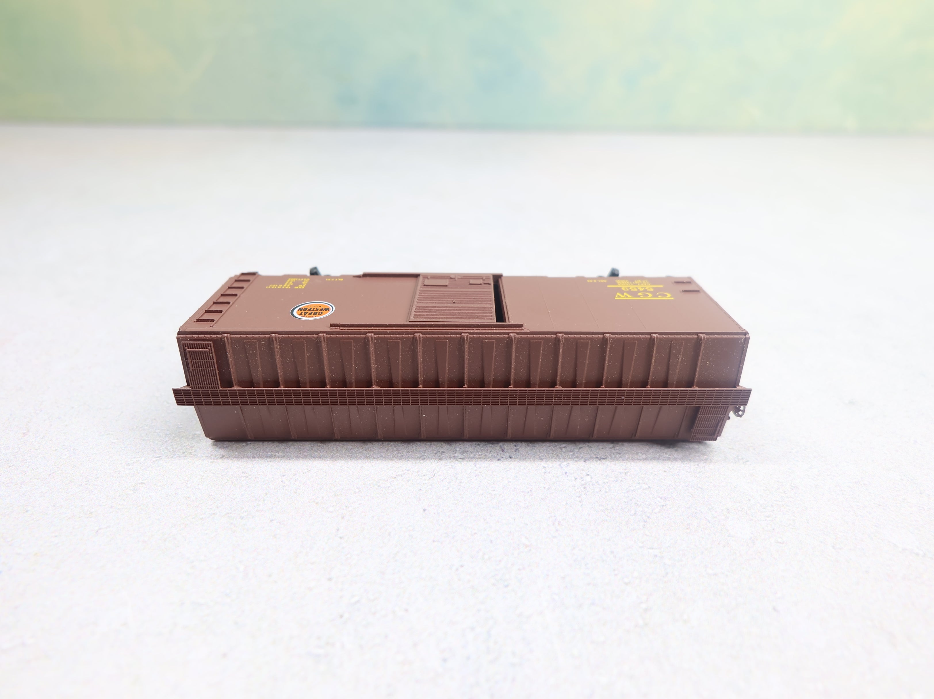 USED Micro-Trains 20046 N Scale 40' SD Box Car Chicago Great Western CGW #5453 Knuckle Couplers