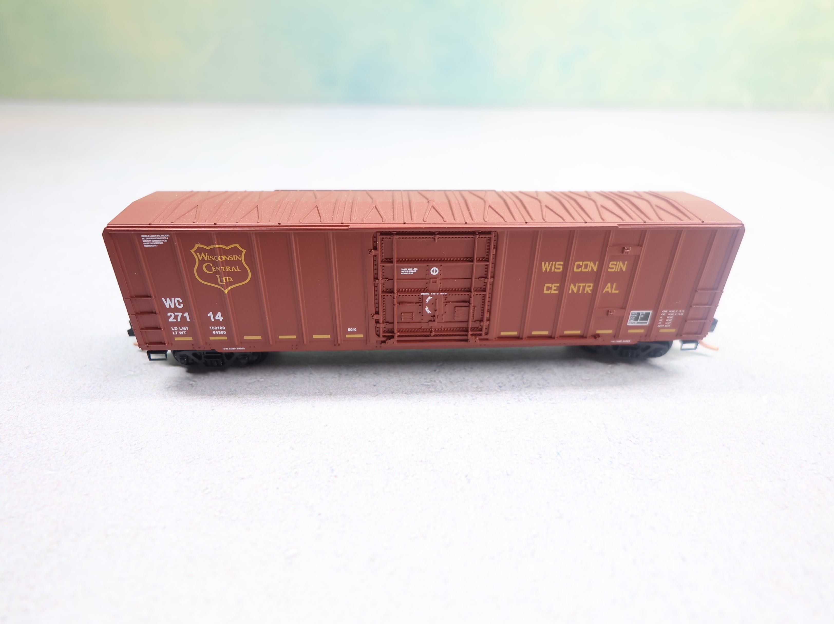 USED Micro-Trains 27200 N Scale 50' Rib Side Box Car SD Wisconsin Central WC #27114 Knuckle Couplers