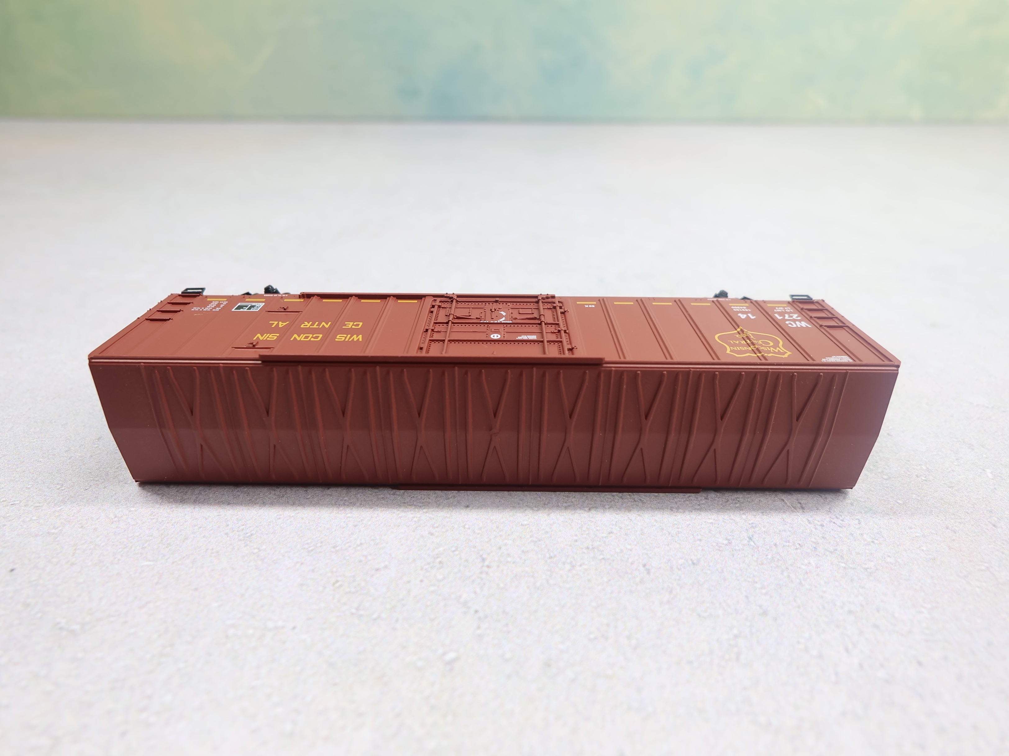 USED Micro-Trains 27200 N Scale 50' Rib Side Box Car SD Wisconsin Central WC #27114 Knuckle Couplers