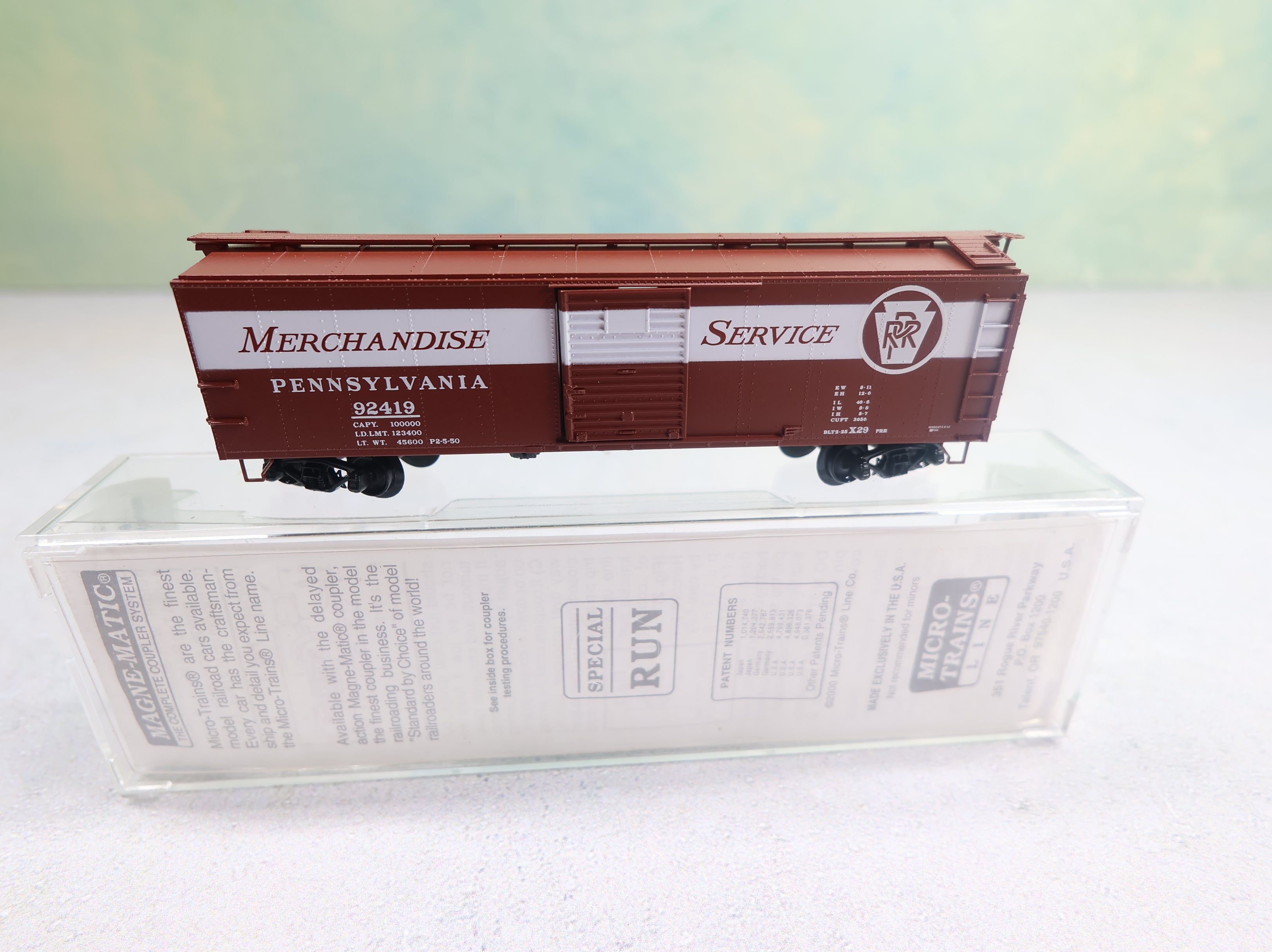 USED Micro-Trains N Scale 40' Box Car SD Pennsylvania #92419 Merchandise Service Knuckle Couplers