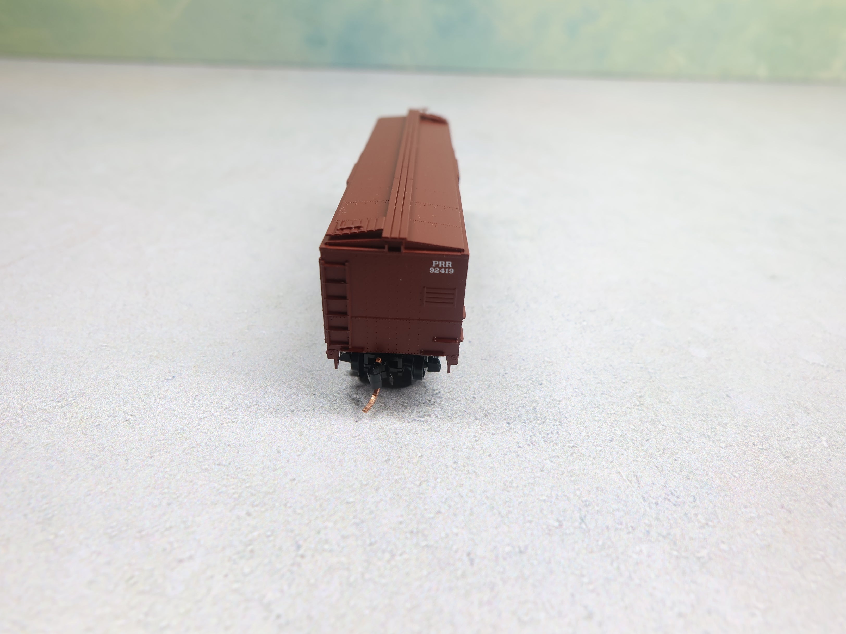 USED Micro-Trains N Scale 40' Box Car SD Pennsylvania #92419 Merchandise Service Knuckle Couplers
