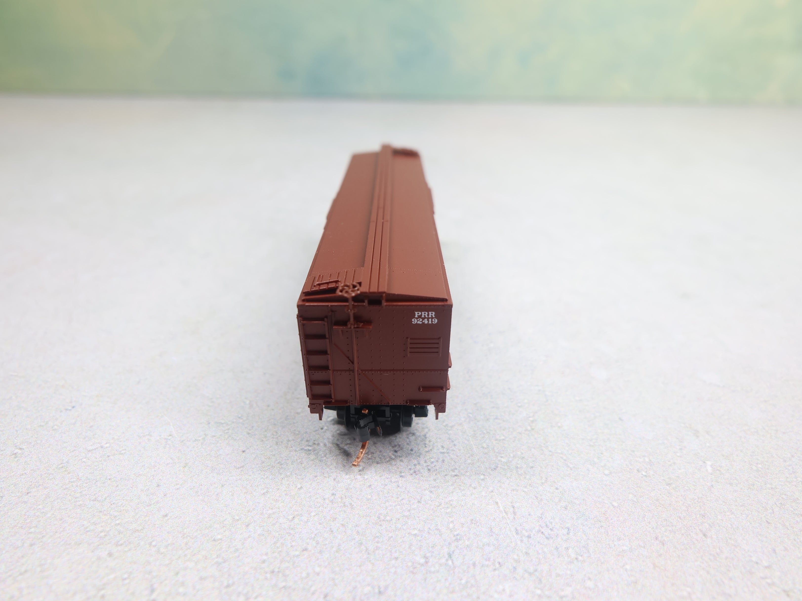 USED Micro-Trains N Scale 40' Box Car SD Pennsylvania #92419 Merchandise Service Knuckle Couplers