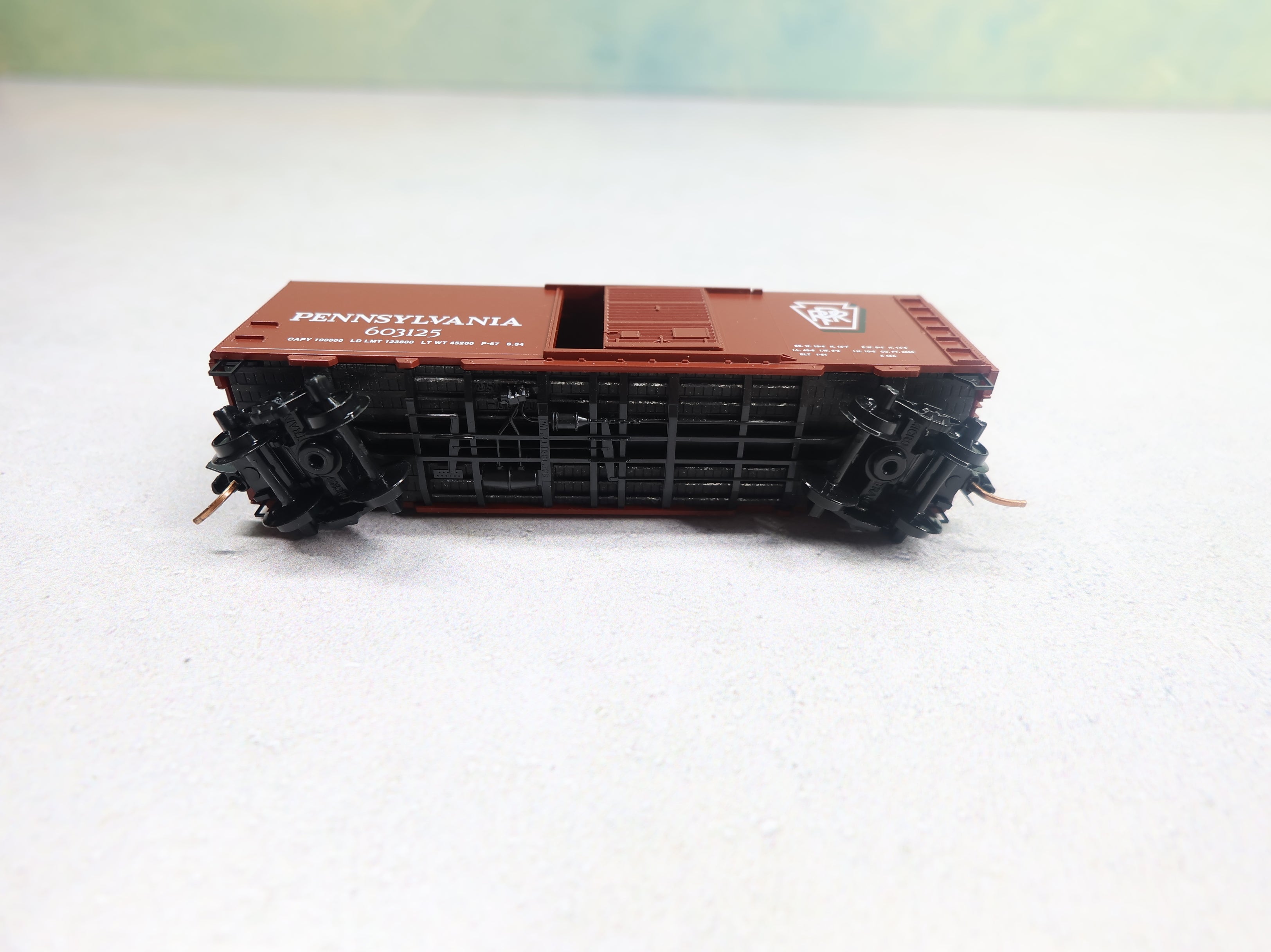 USED Micro-Trains 20780 N Scale 40' Box Car SD Pennsylvania #603125 Knuckle Couplers