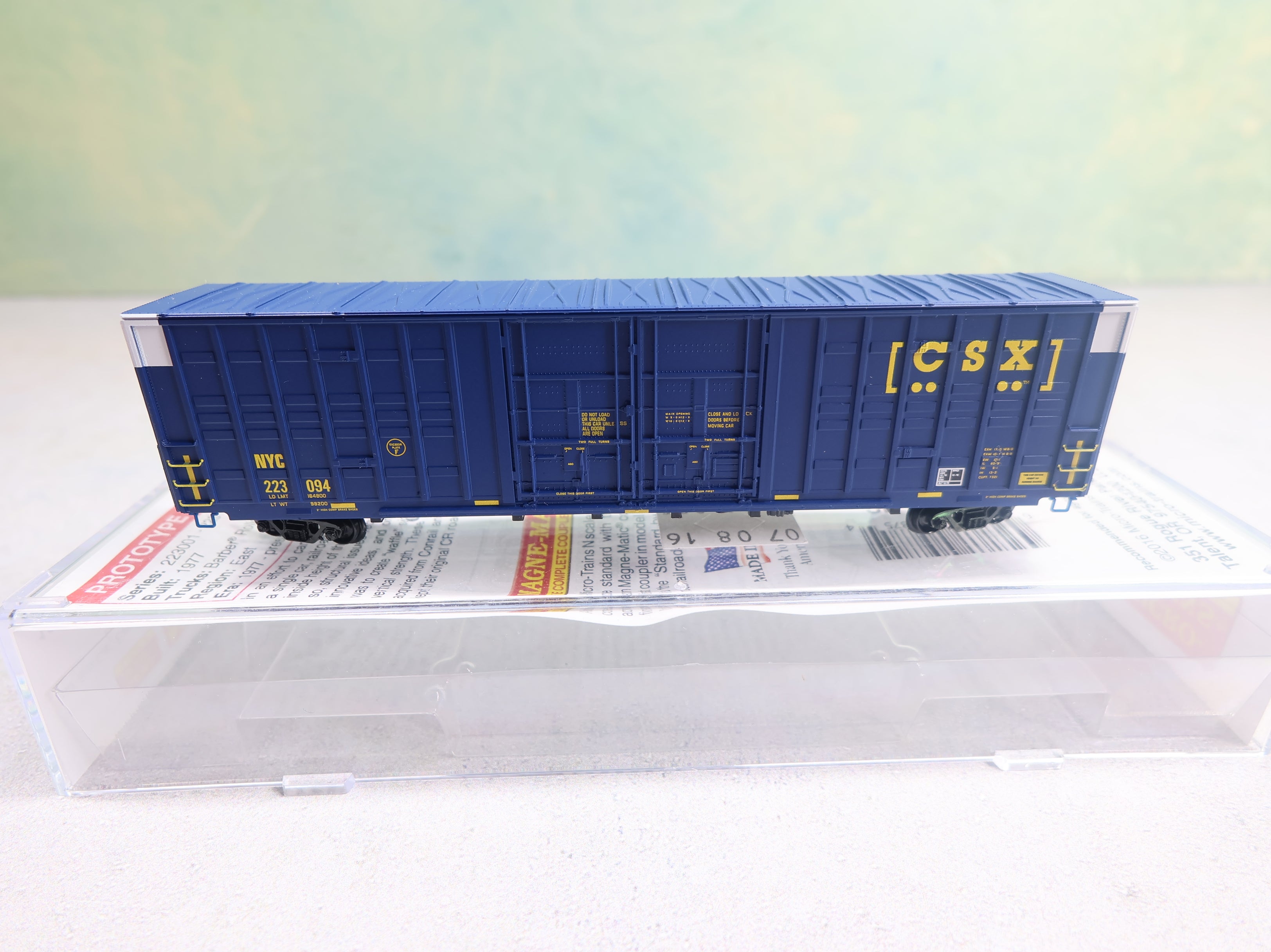 USED Micro-Trains 10300120 N Scale 60' Box Car Excess Height Double Plug Doors, Waffle Side CSX NYC #223094 Knuckle Couplers