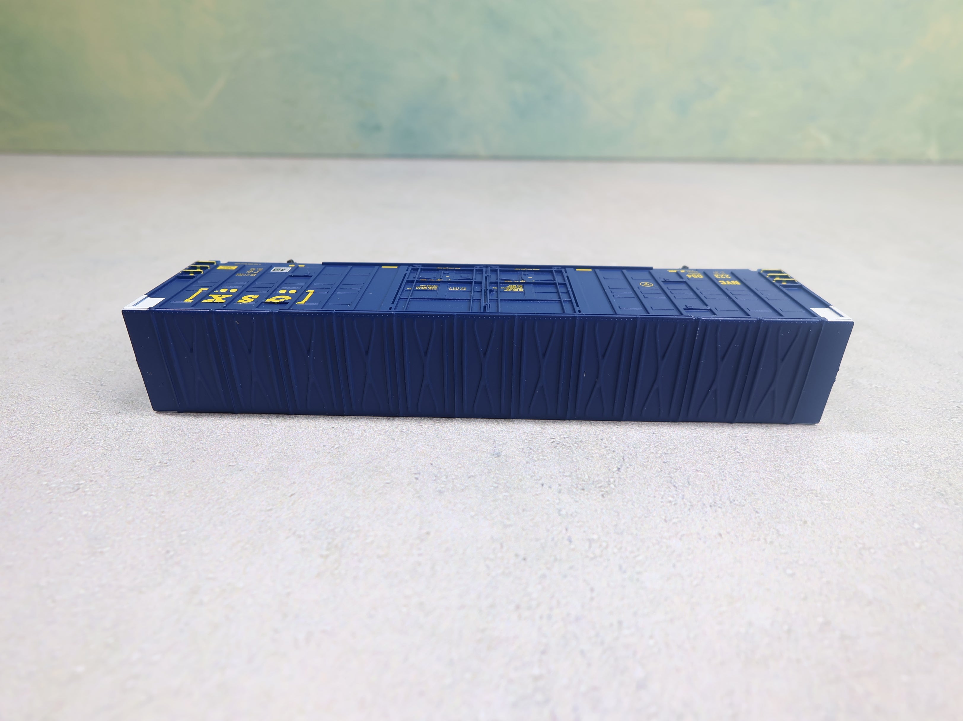USED Micro-Trains 10300120 N Scale 60' Box Car Excess Height Double Plug Doors, Waffle Side CSX NYC #223094 Knuckle Couplers