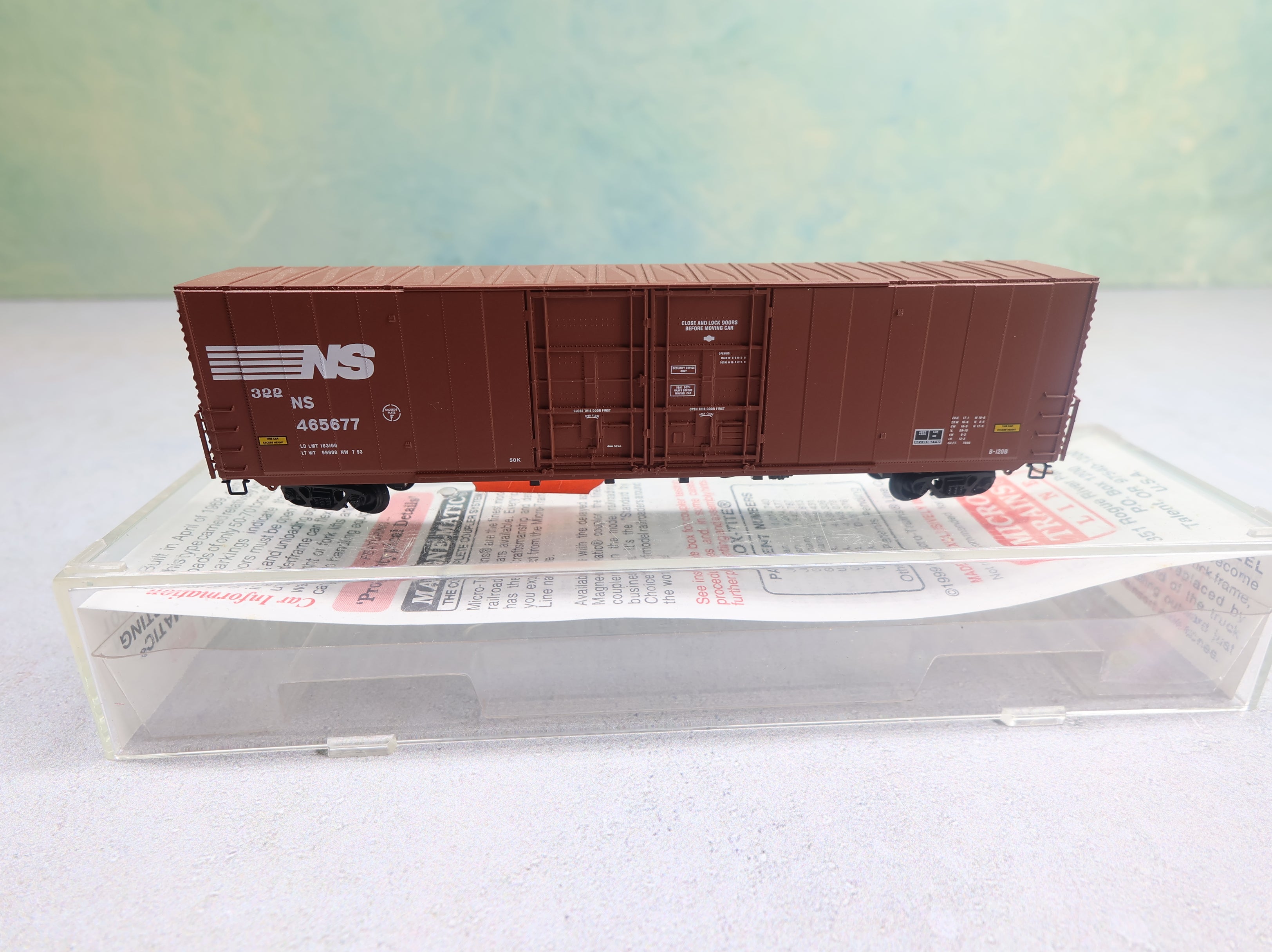 USED Micro-Trains 102070 N Scale 60' Box Car Excess Height Double Plug Doors Rivet Sides Norfolk Southern NS #465677 Knuckle Couplers