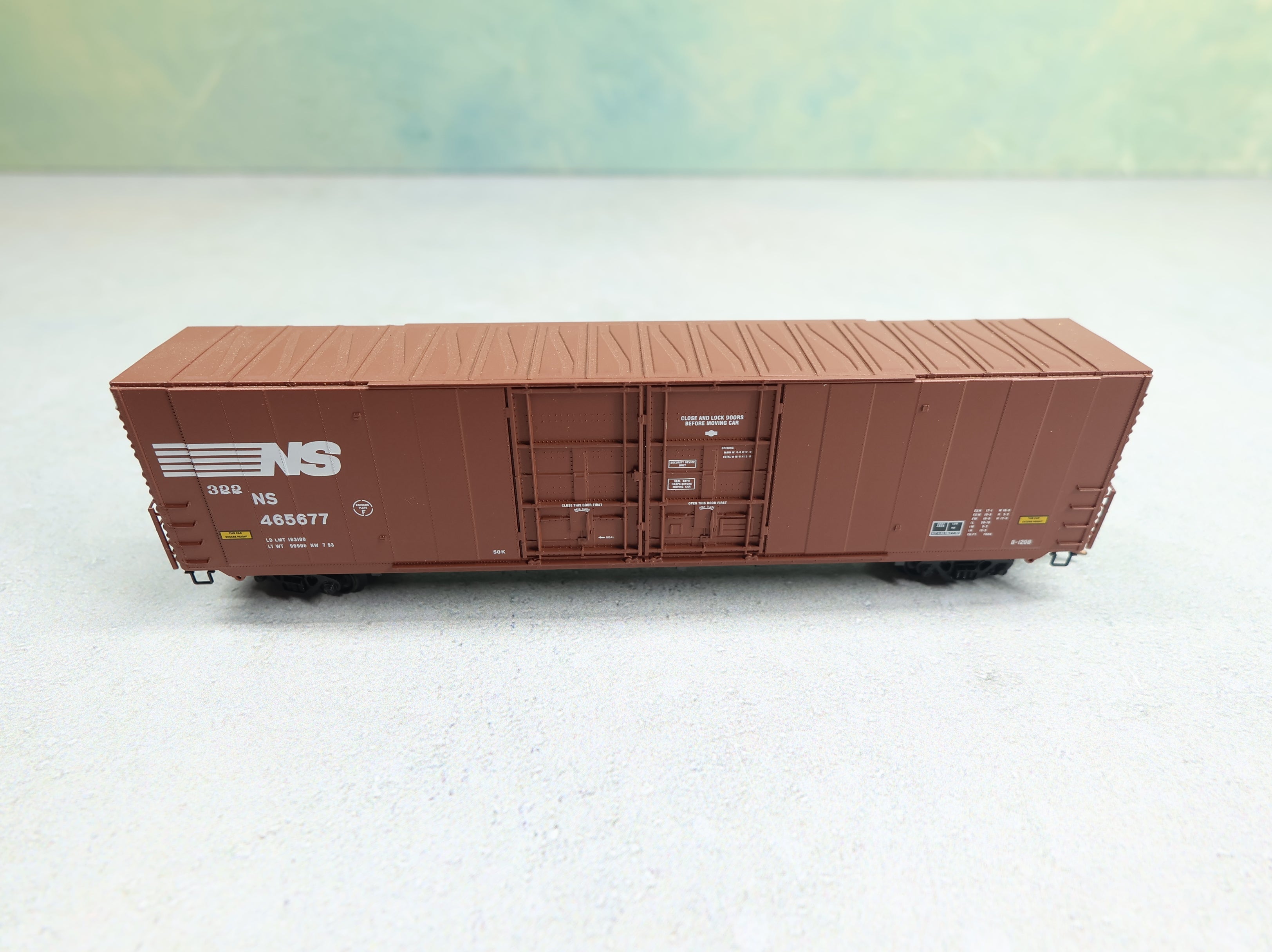 USED Micro-Trains 102070 N Scale 60' Box Car Excess Height Double Plug Doors Rivet Sides Norfolk Southern NS #465677 Knuckle Couplers