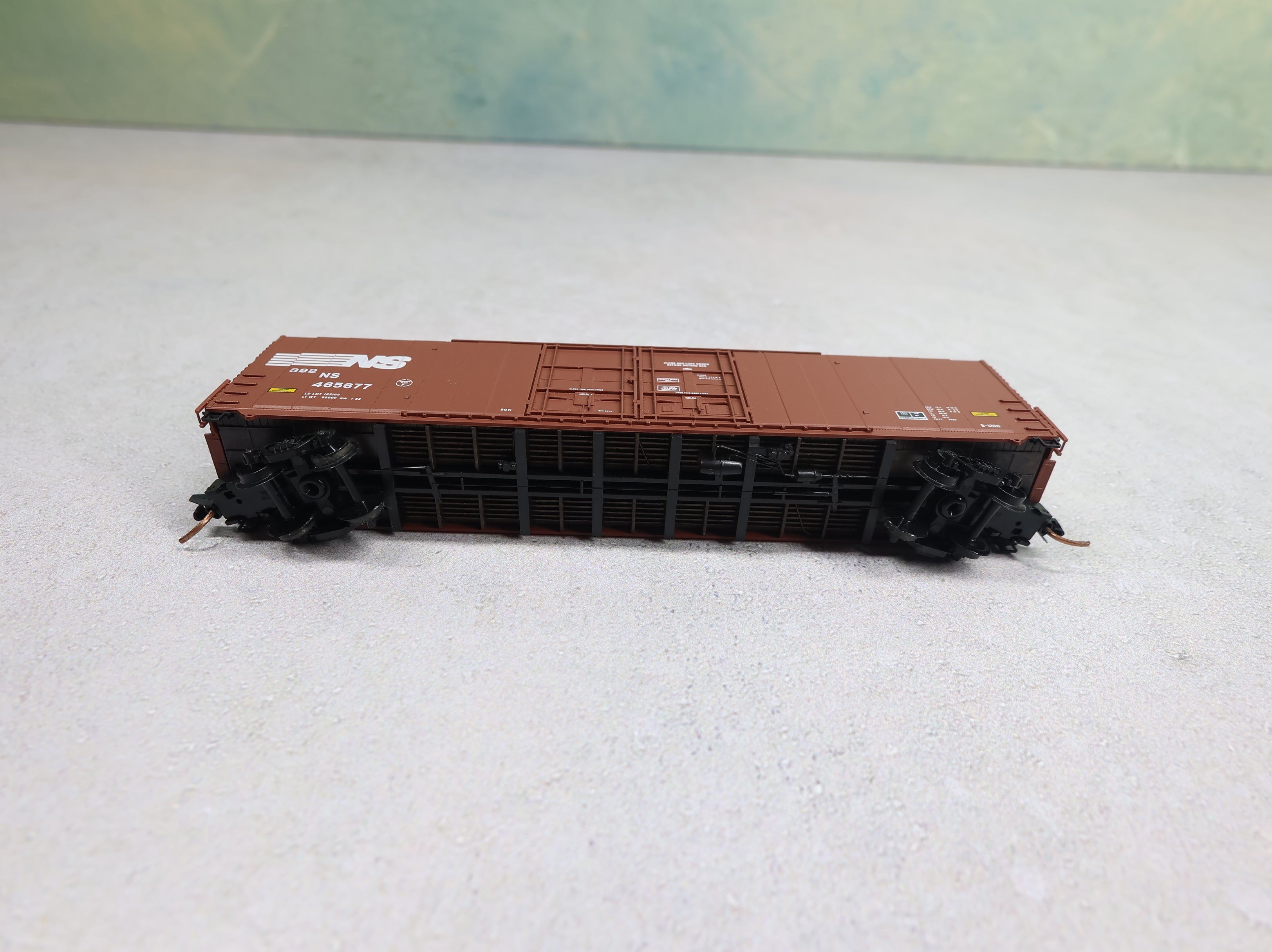 USED Micro-Trains 102070 N Scale 60' Box Car Excess Height Double Plug Doors Rivet Sides Norfolk Southern NS #465677 Knuckle Couplers