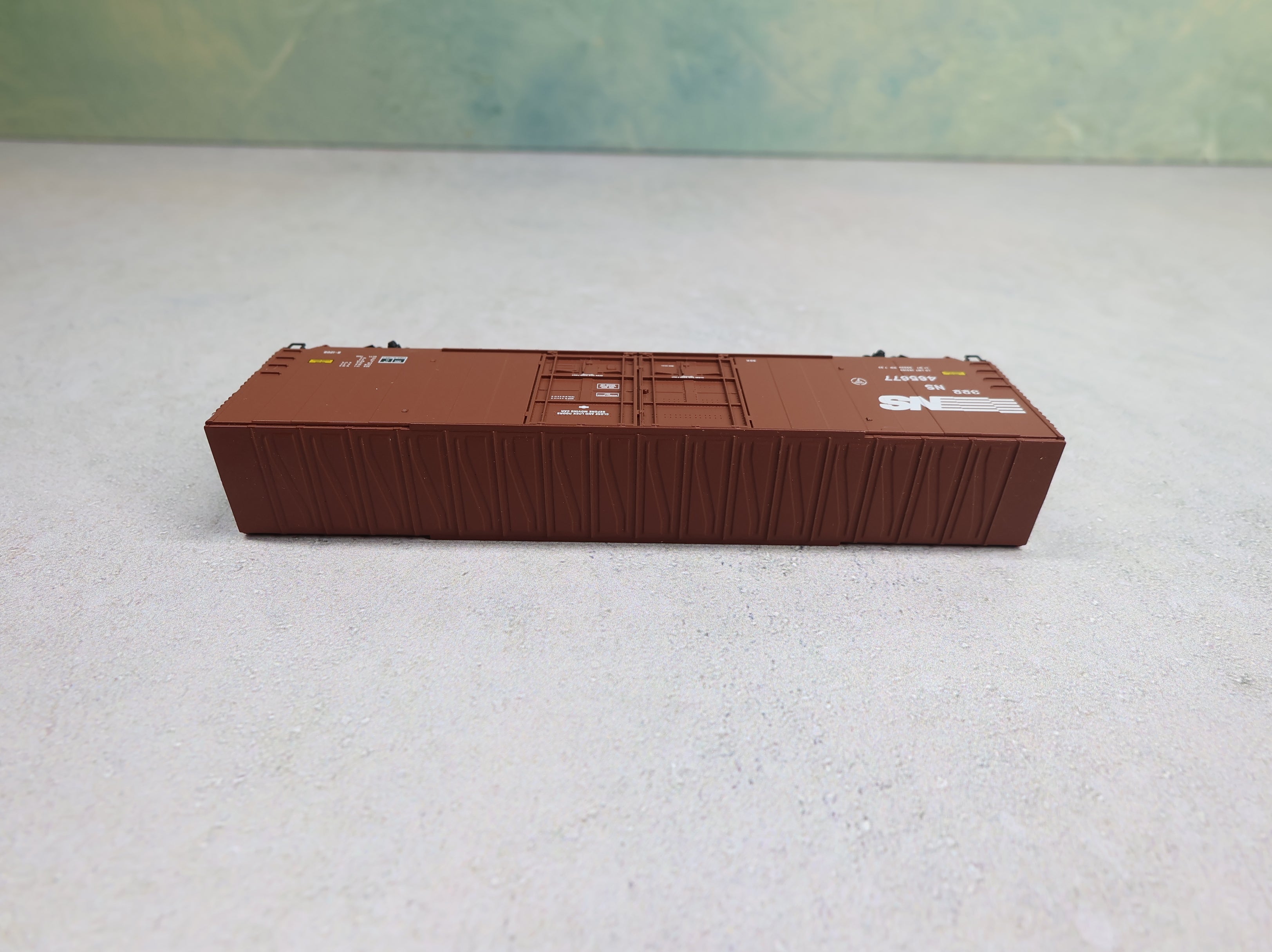 USED Micro-Trains 102070 N Scale 60' Box Car Excess Height Double Plug Doors Rivet Sides Norfolk Southern NS #465677 Knuckle Couplers