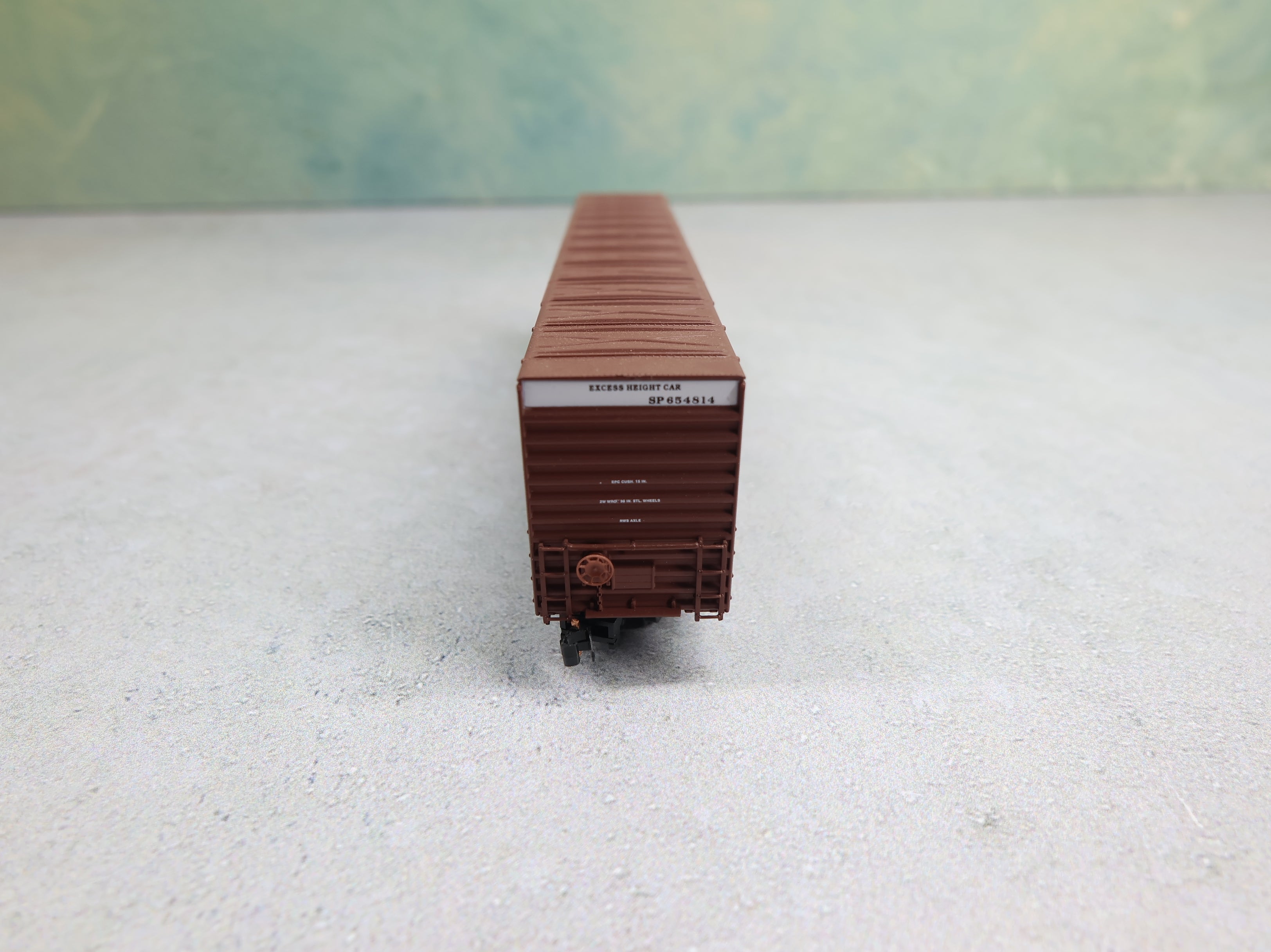 USED Micro-Trains 10300102 N Scale 60' Box Car Excess Height Double Plug Doors Southern Pacific SP #654814 Knuckle Couplers