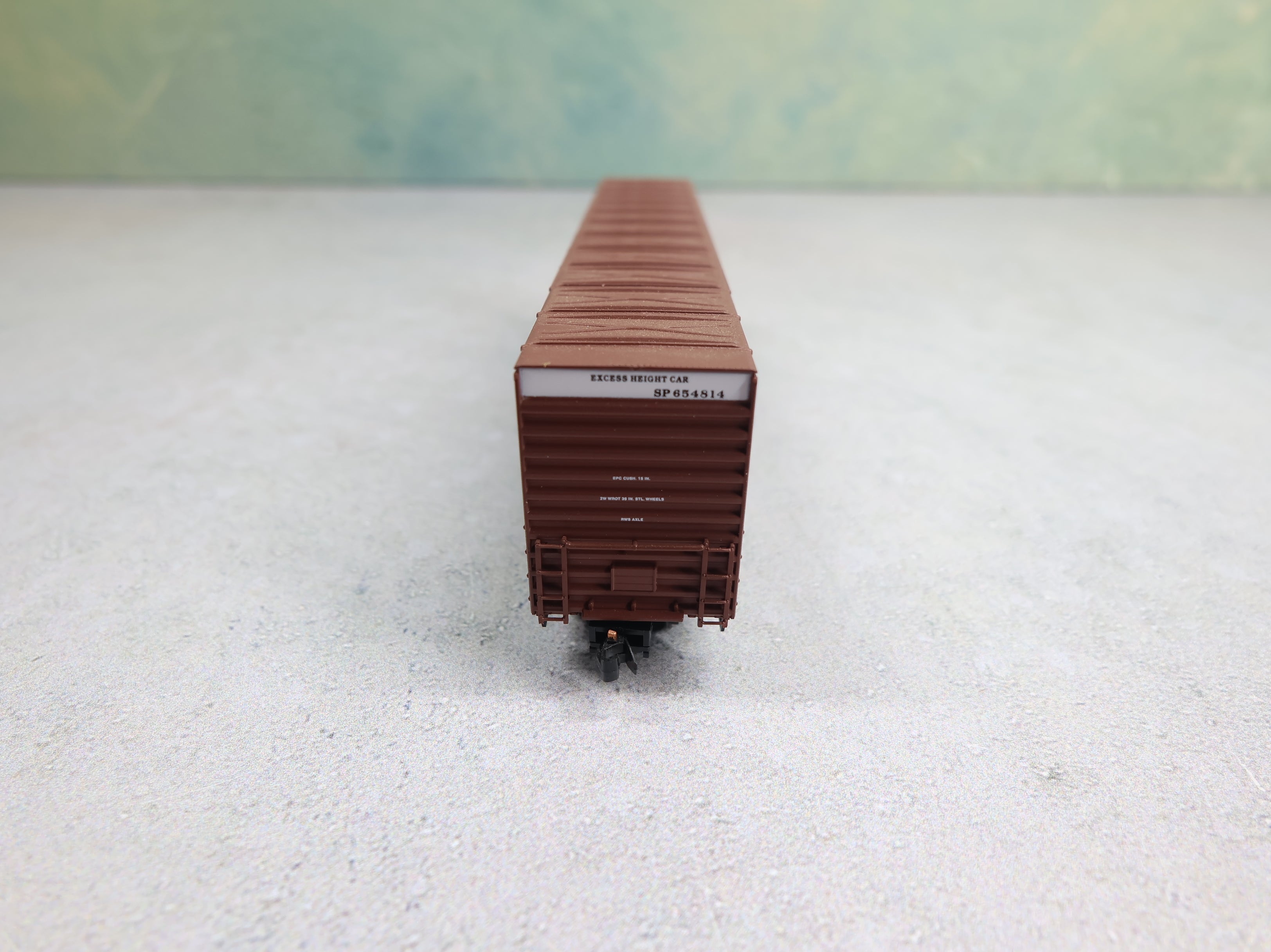 USED Micro-Trains 10300102 N Scale 60' Box Car Excess Height Double Plug Doors Southern Pacific SP #654814 Knuckle Couplers