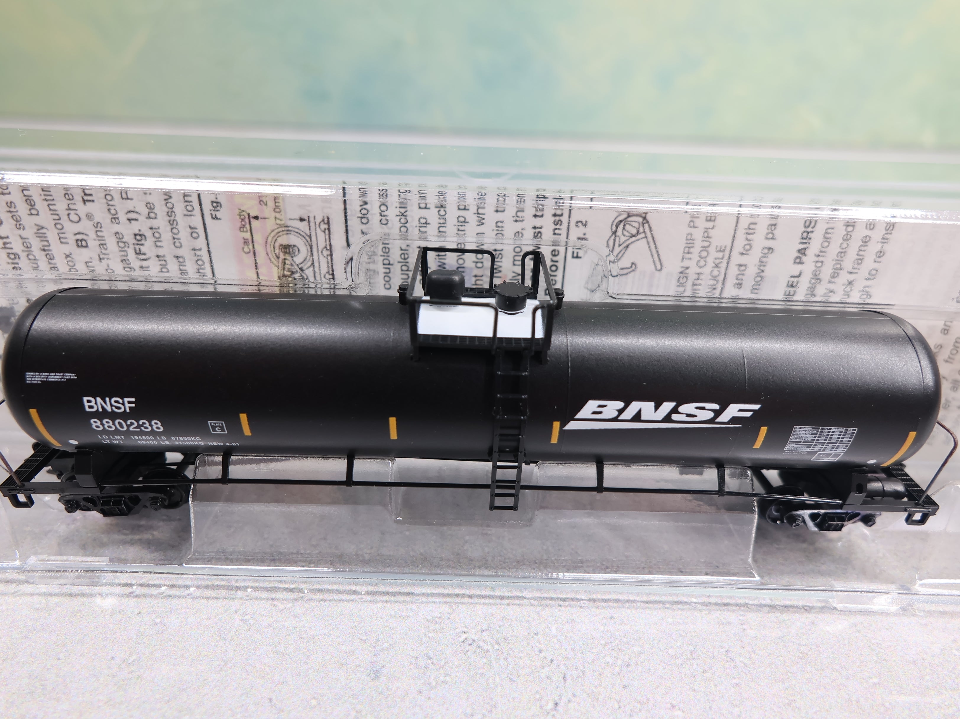 USED Micro-Trains 11000452 N Scale 56' General Service Tank Car BNSF #880238 Knuckle Couplers