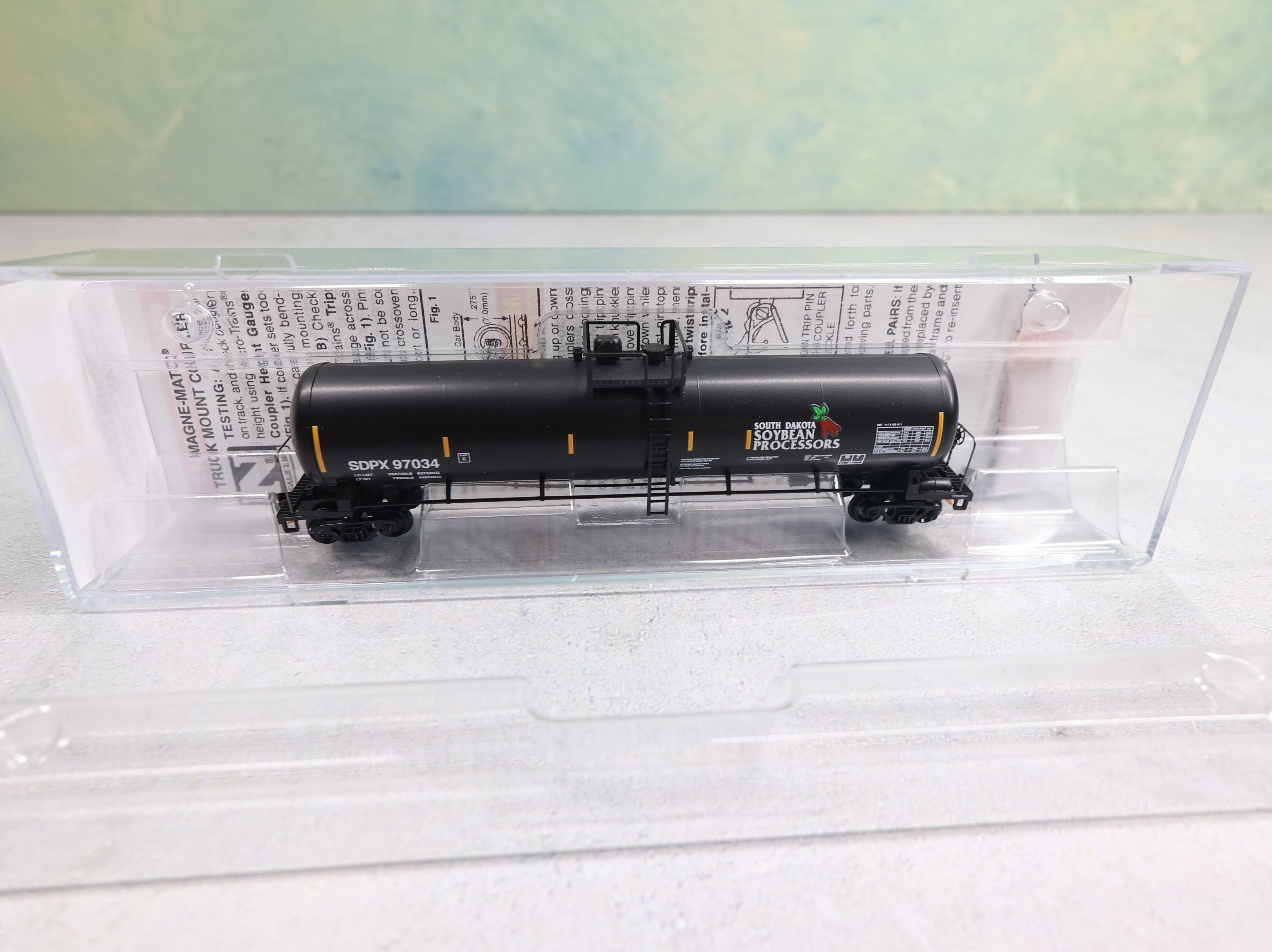 USED Micro-Trains 11000340 N Scale 56' General Service Tank Car South Dakota Soybean Processors SDPX #97034 Knuckle Couplers