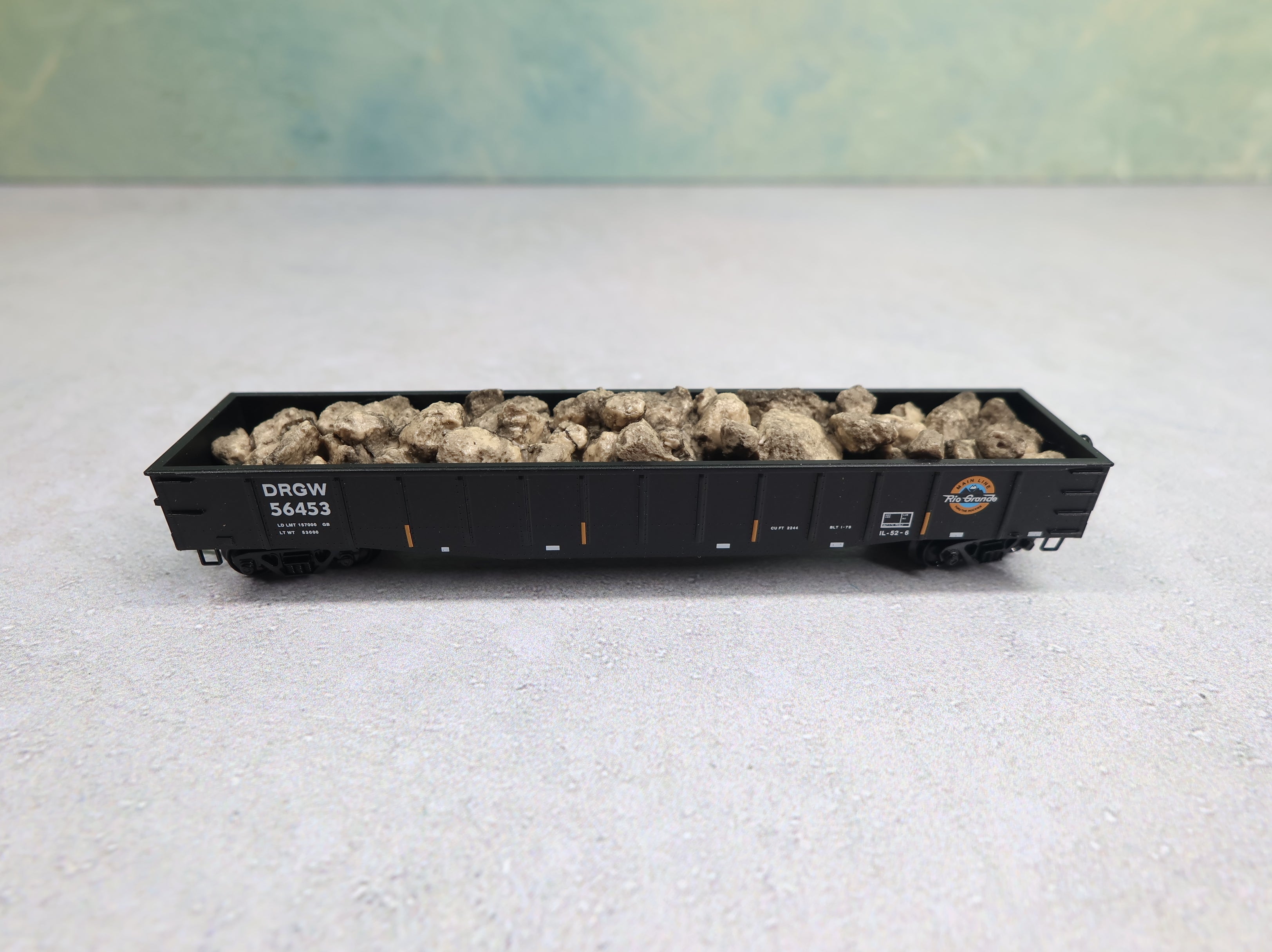 USED Micro-Trains 10500142 N Scale 50' Steel Side 14 Panel Fixed End Gondola w/ Rock Load Denver and Rio Grande Western DRGW #56453 Knuckle Couplers