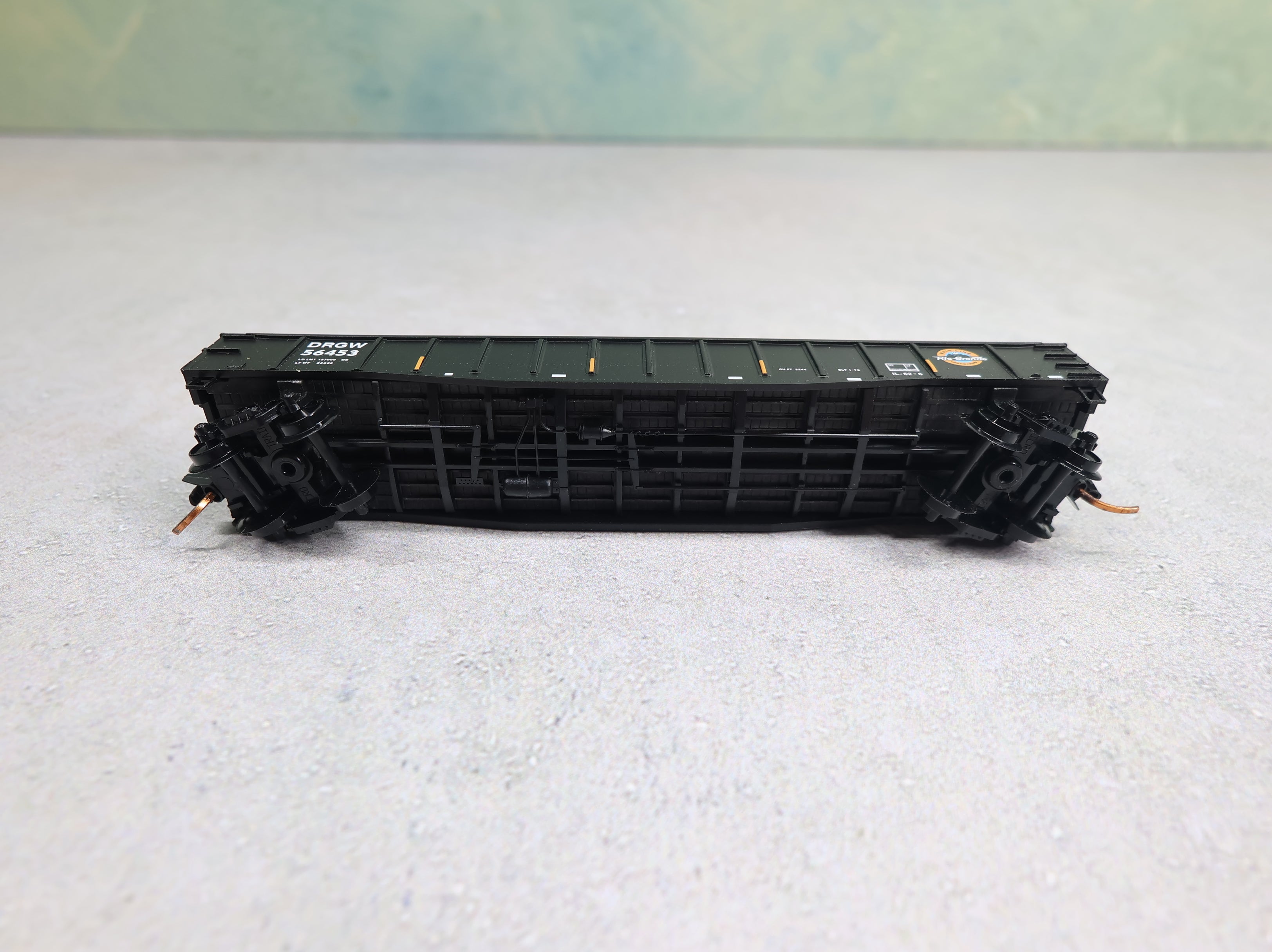 USED Micro-Trains 10500142 N Scale 50' Steel Side 14 Panel Fixed End Gondola w/ Rock Load Denver and Rio Grande Western DRGW #56453 Knuckle Couplers