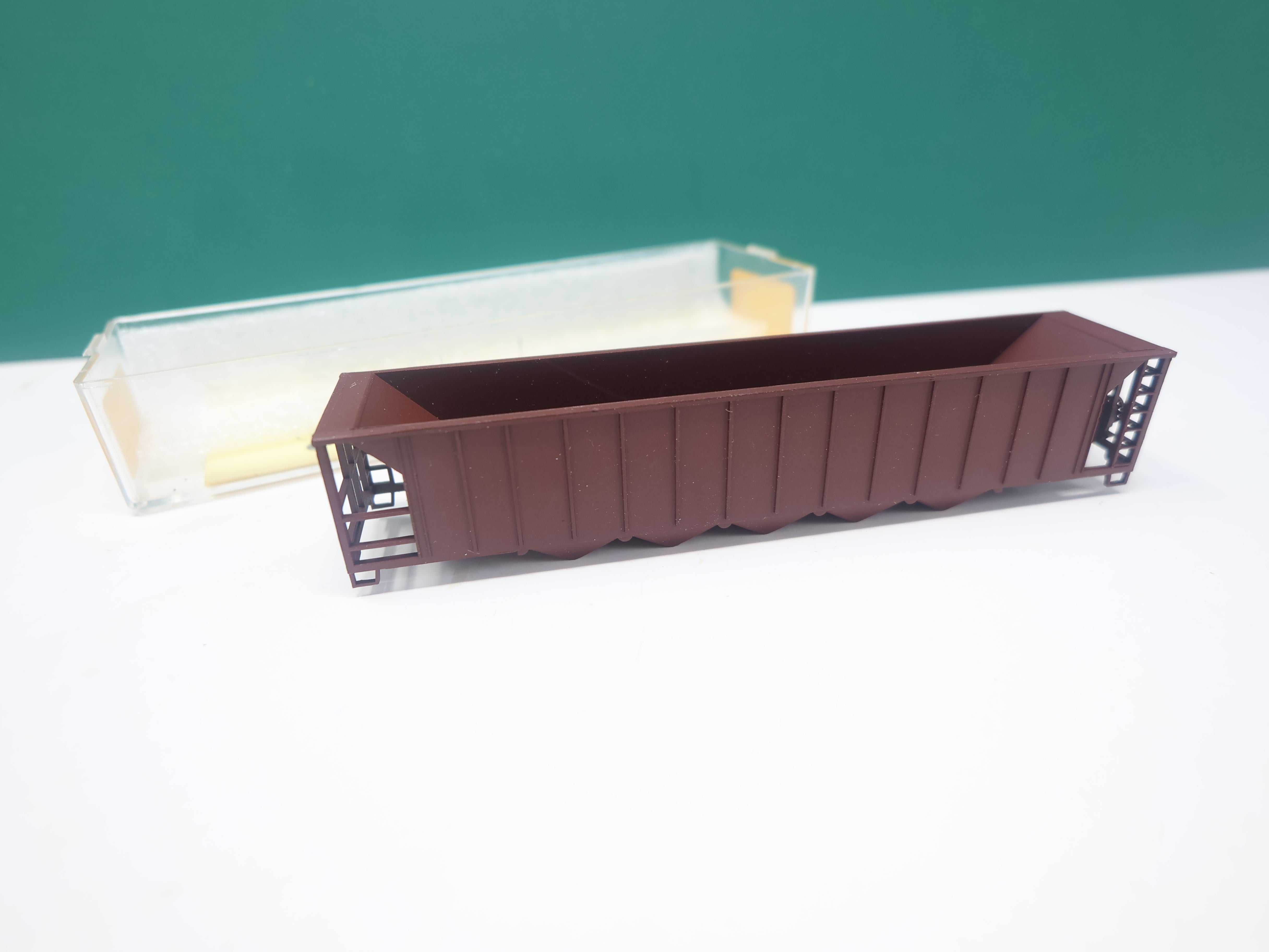 USED Precision Masters 1300 N Scale, Undecorated 5 Bay Hopper, No trucks