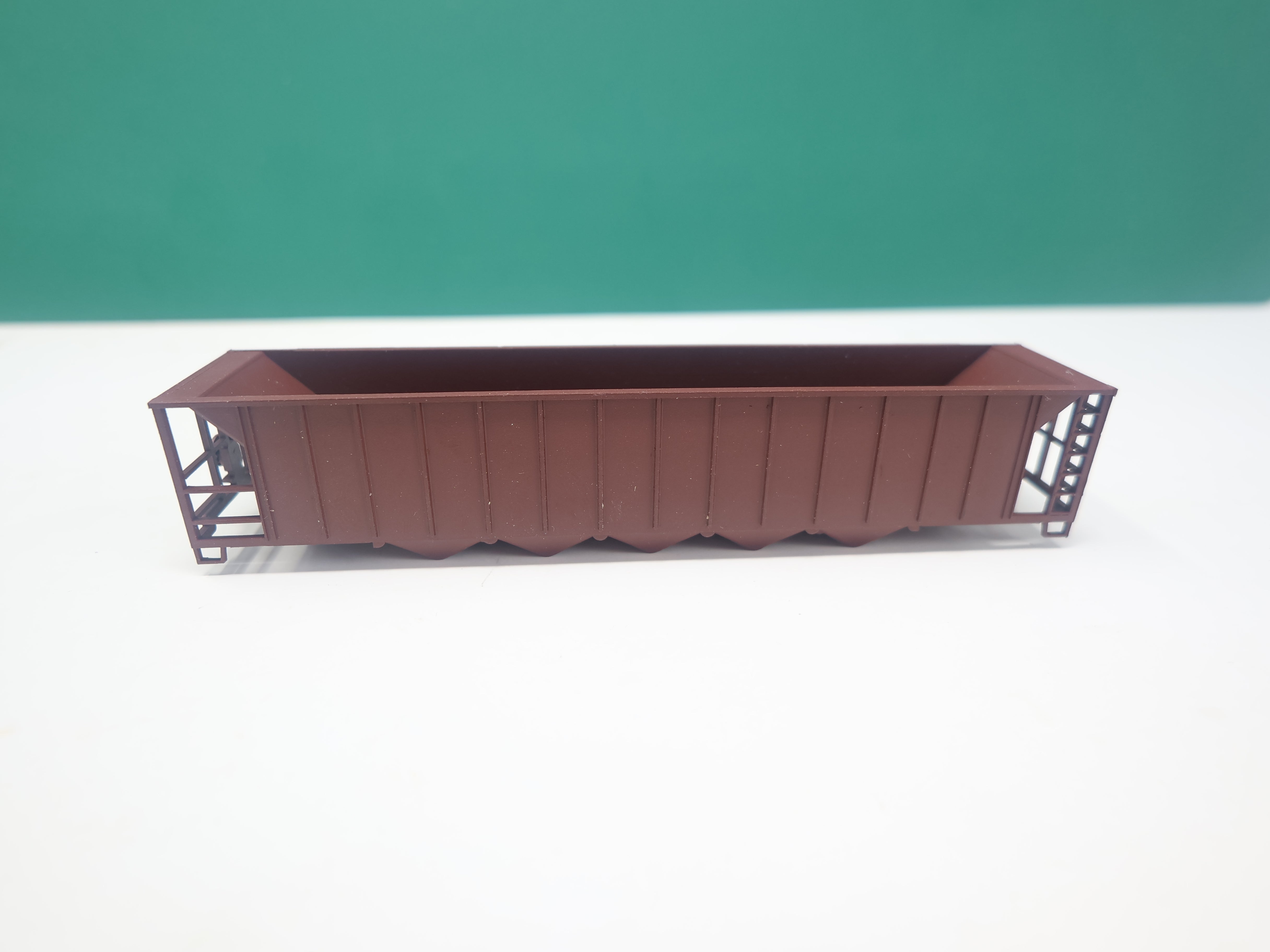 USED Precision Masters 1300 N Scale, Undecorated 5 Bay Hopper, No trucks