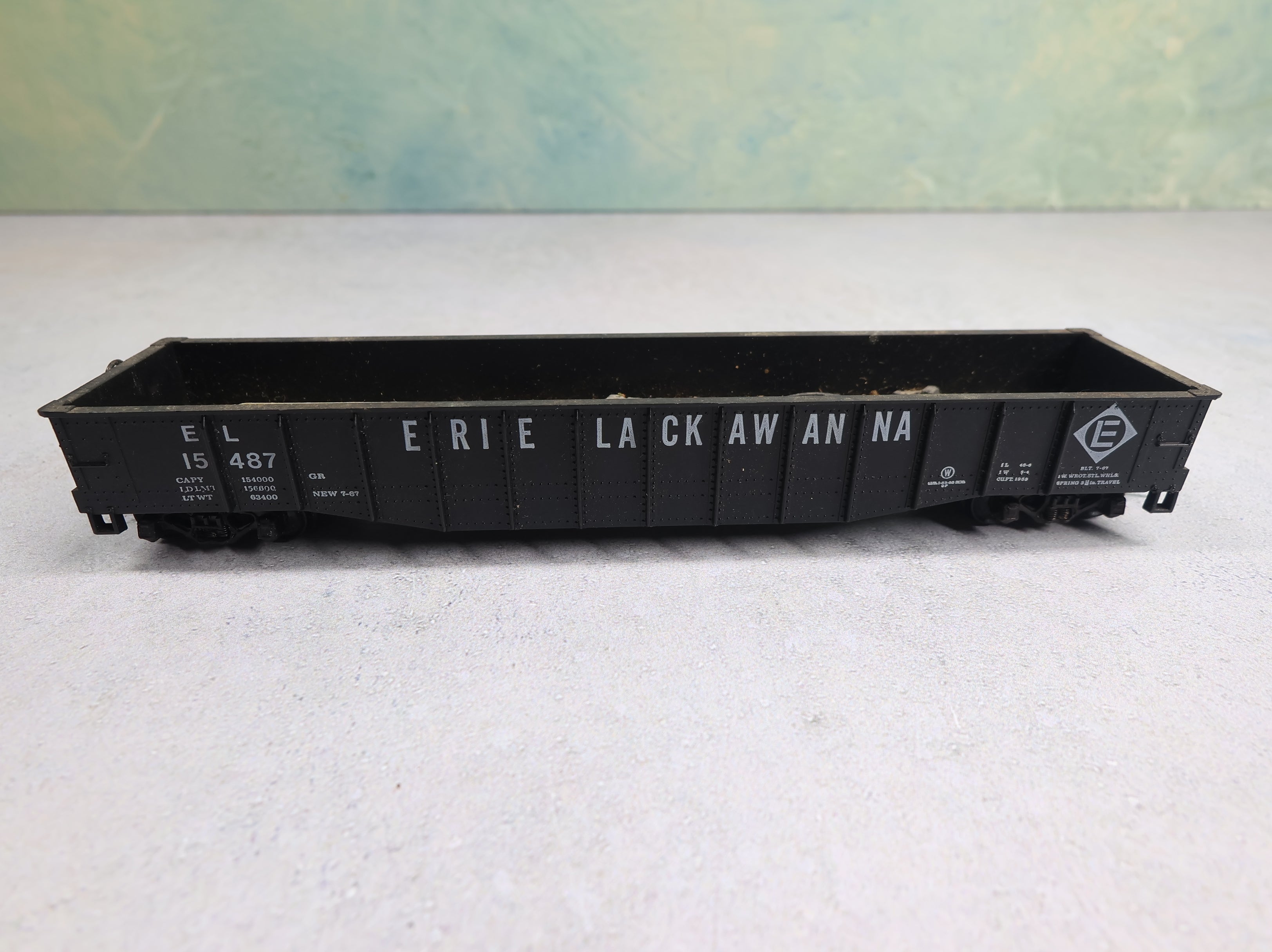 USED Athearn HO Scale 50' Gondola Erie Lackawanna EL #15487 Scrap Load