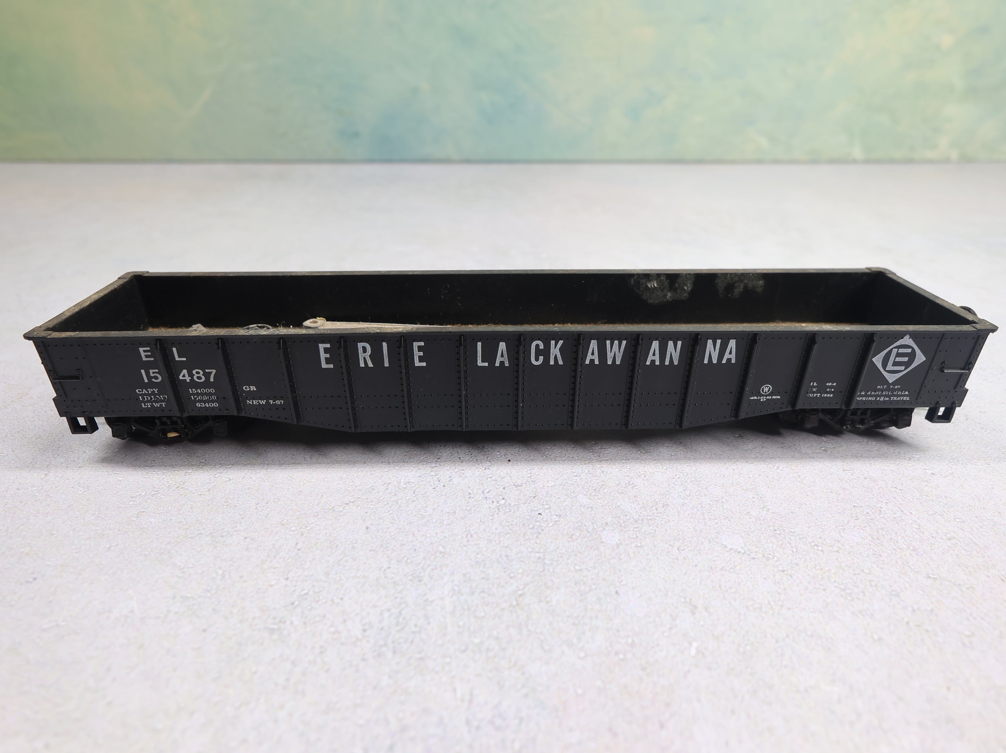 USED Athearn HO Scale 50' Gondola Erie Lackawanna EL #15487 Scrap Load