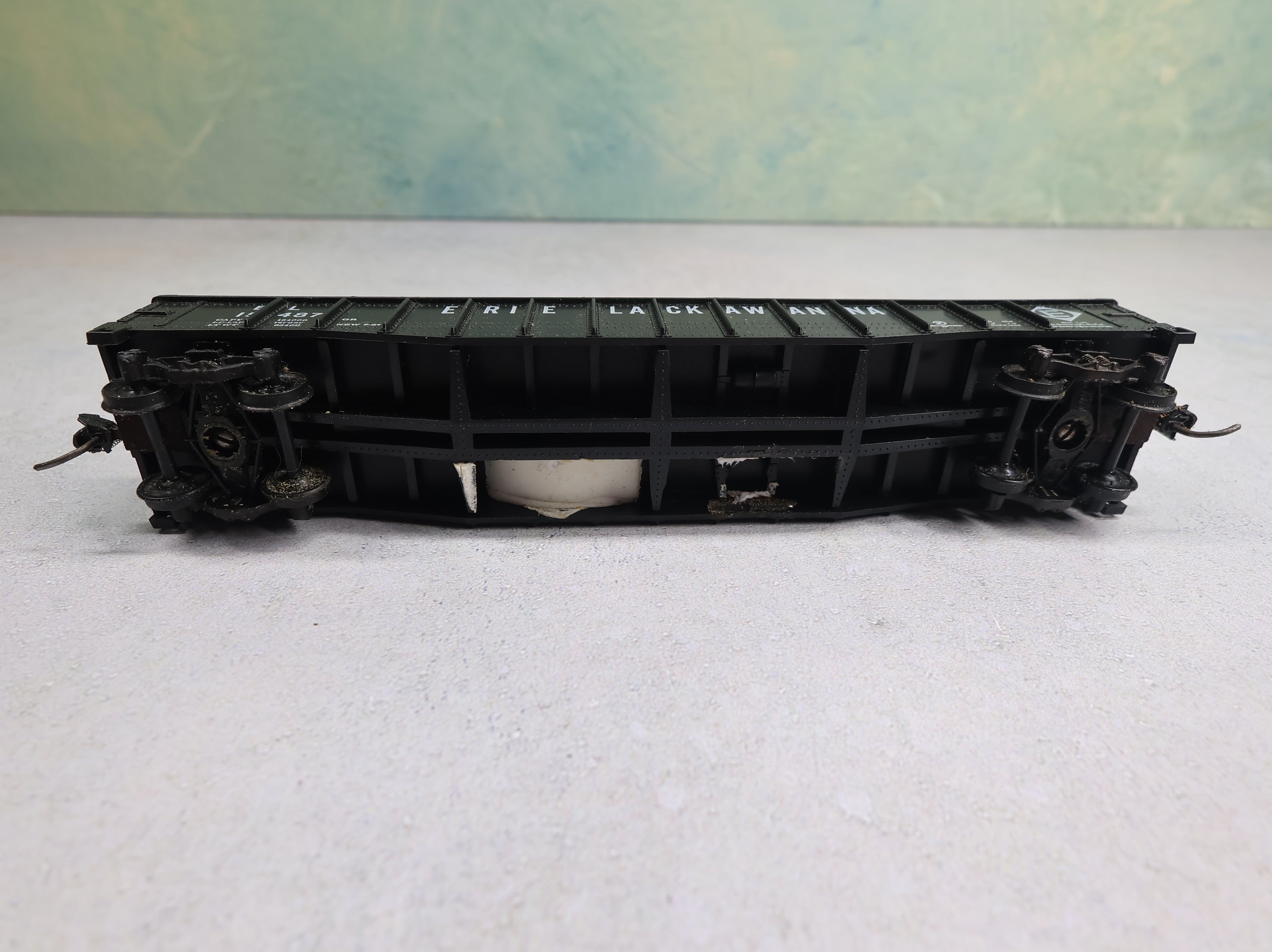 USED Athearn HO Scale 50' Gondola Erie Lackawanna EL #15487 Scrap Load