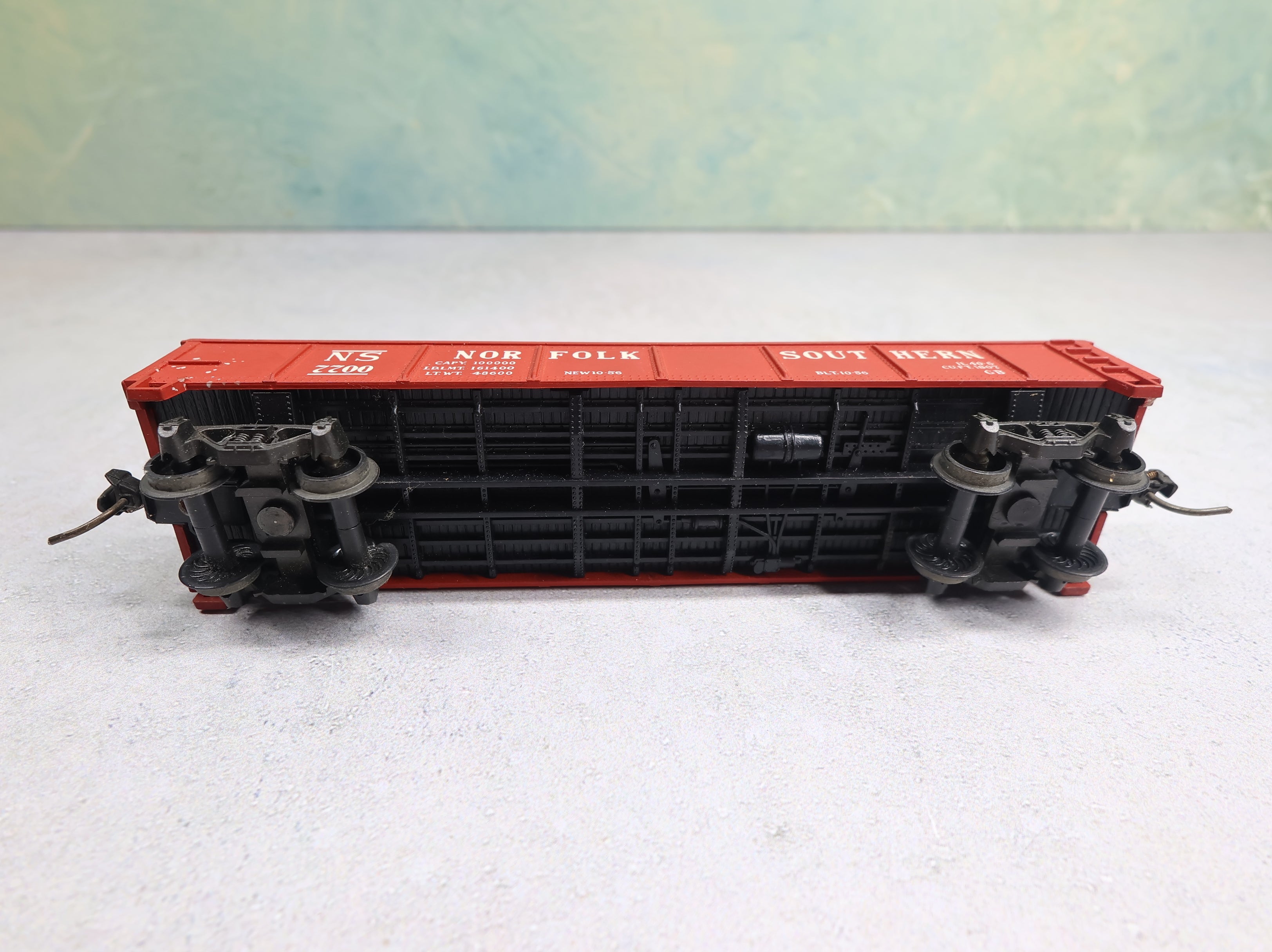USED Rivarossi HO Scale 40' Gondola Norfolk Southern Original NS #7700 w/ Gear Load