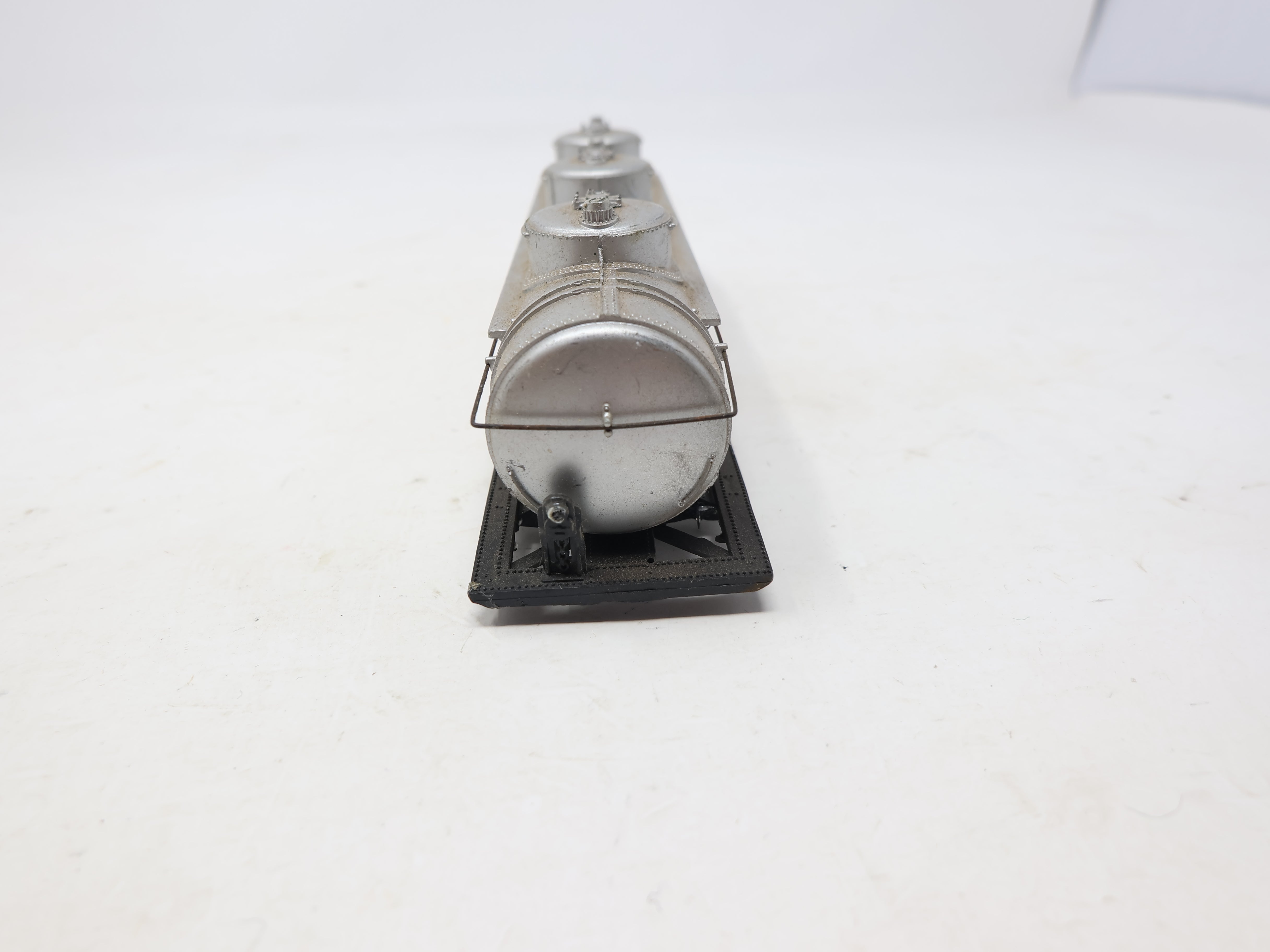 USED HO Scale, Triple Dome Tank Car (no trucks/couplers), Republic RPOX #8181