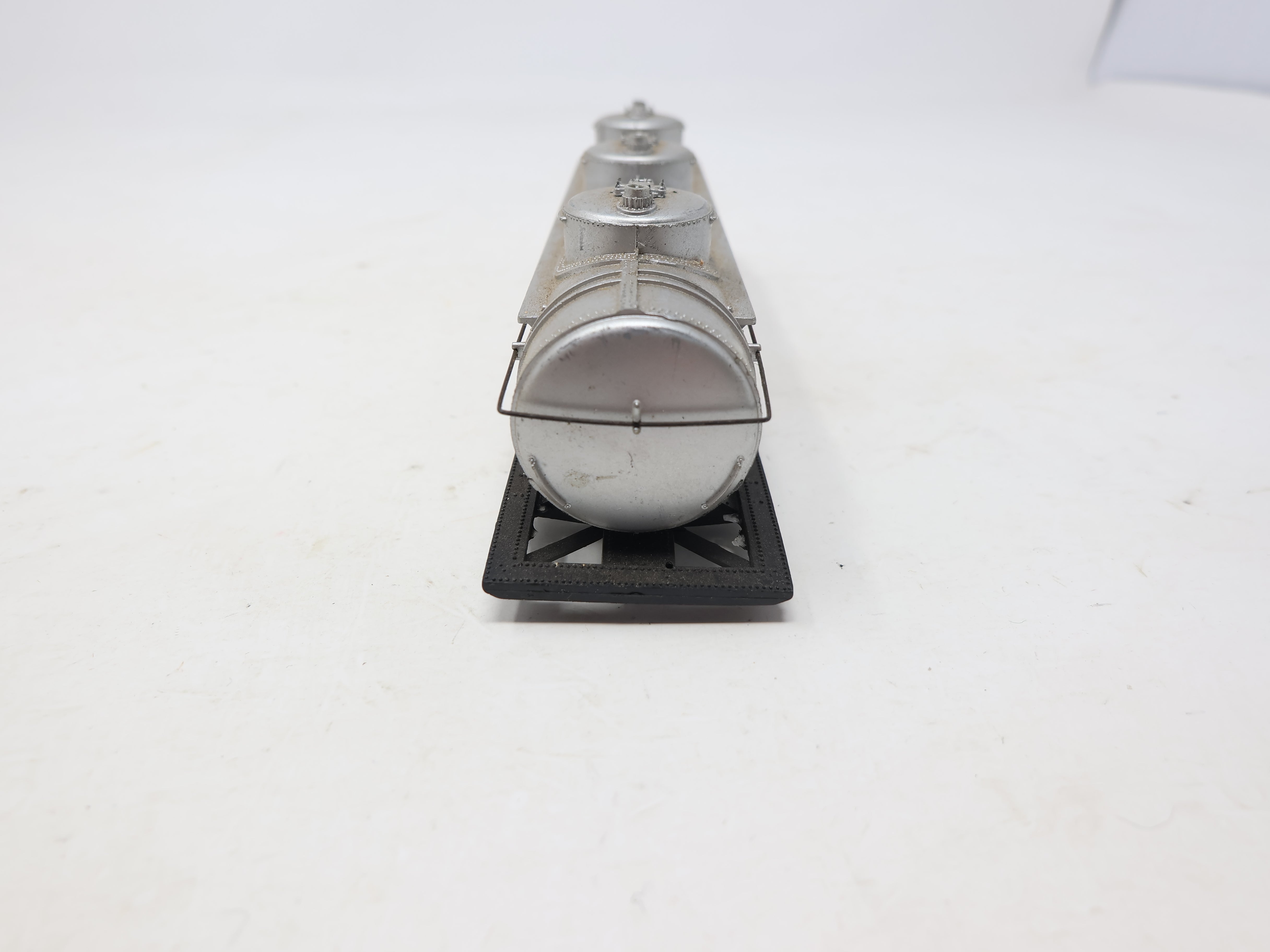 USED HO Scale, Triple Dome Tank Car (no trucks/couplers), Republic RPOX #8181