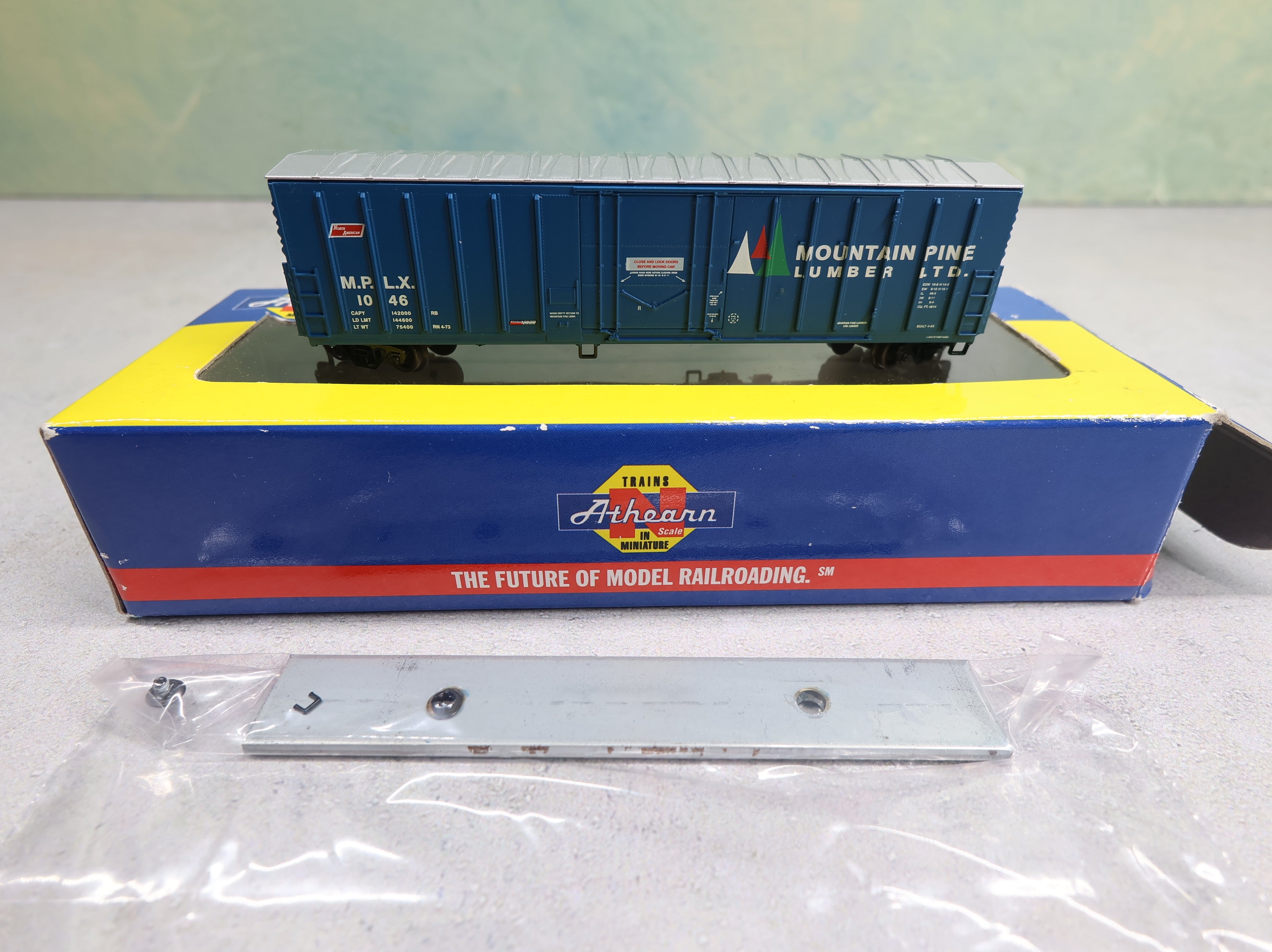 USED Athearn 10684 N Scale NACC 50' Box Car Mountain Pine Lumber MPLX #1046