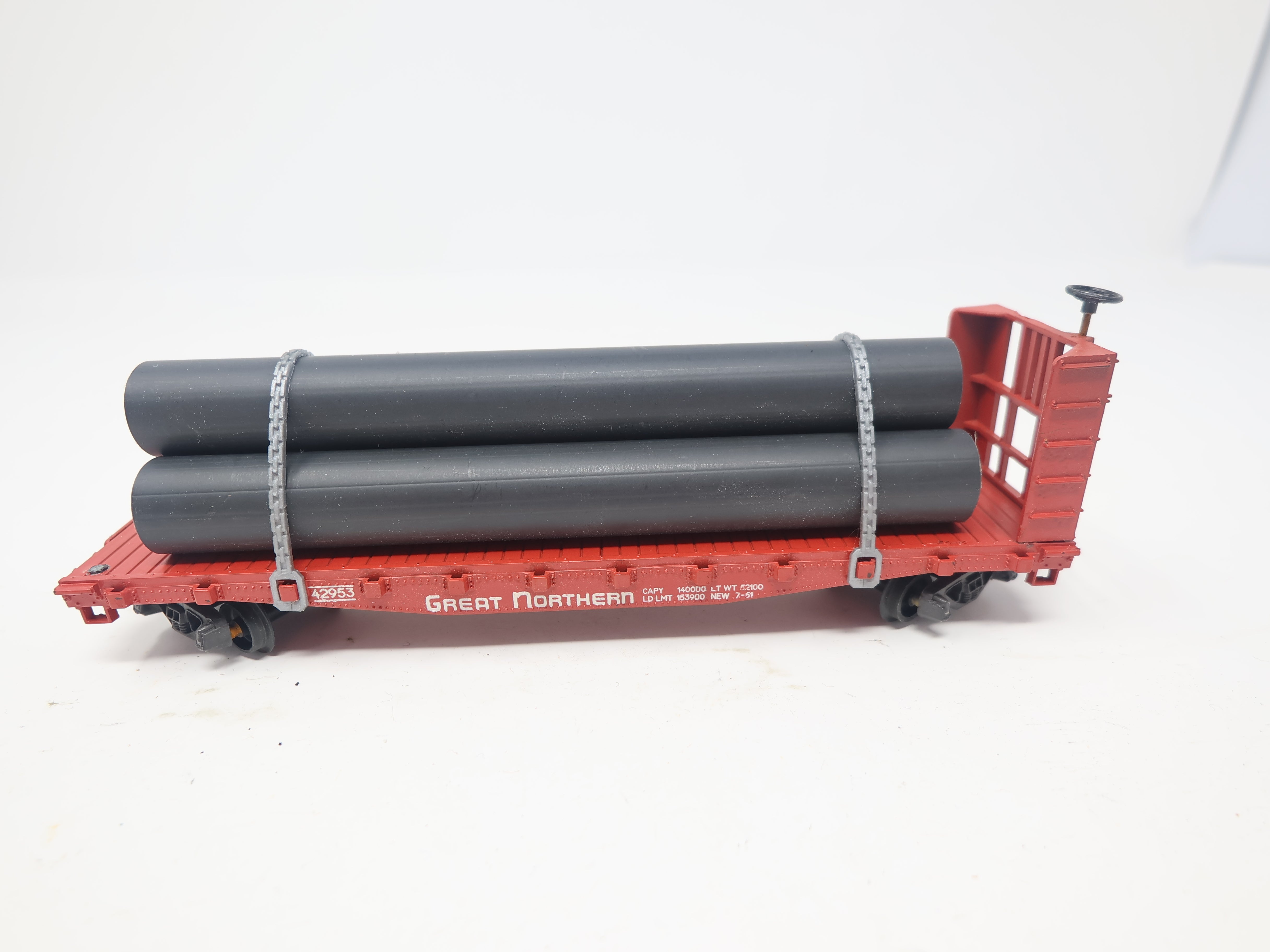 USED AHM HO Scale, 43' Bulkhead Flat Car, Great Northern #42953, For Parts or Repairs
