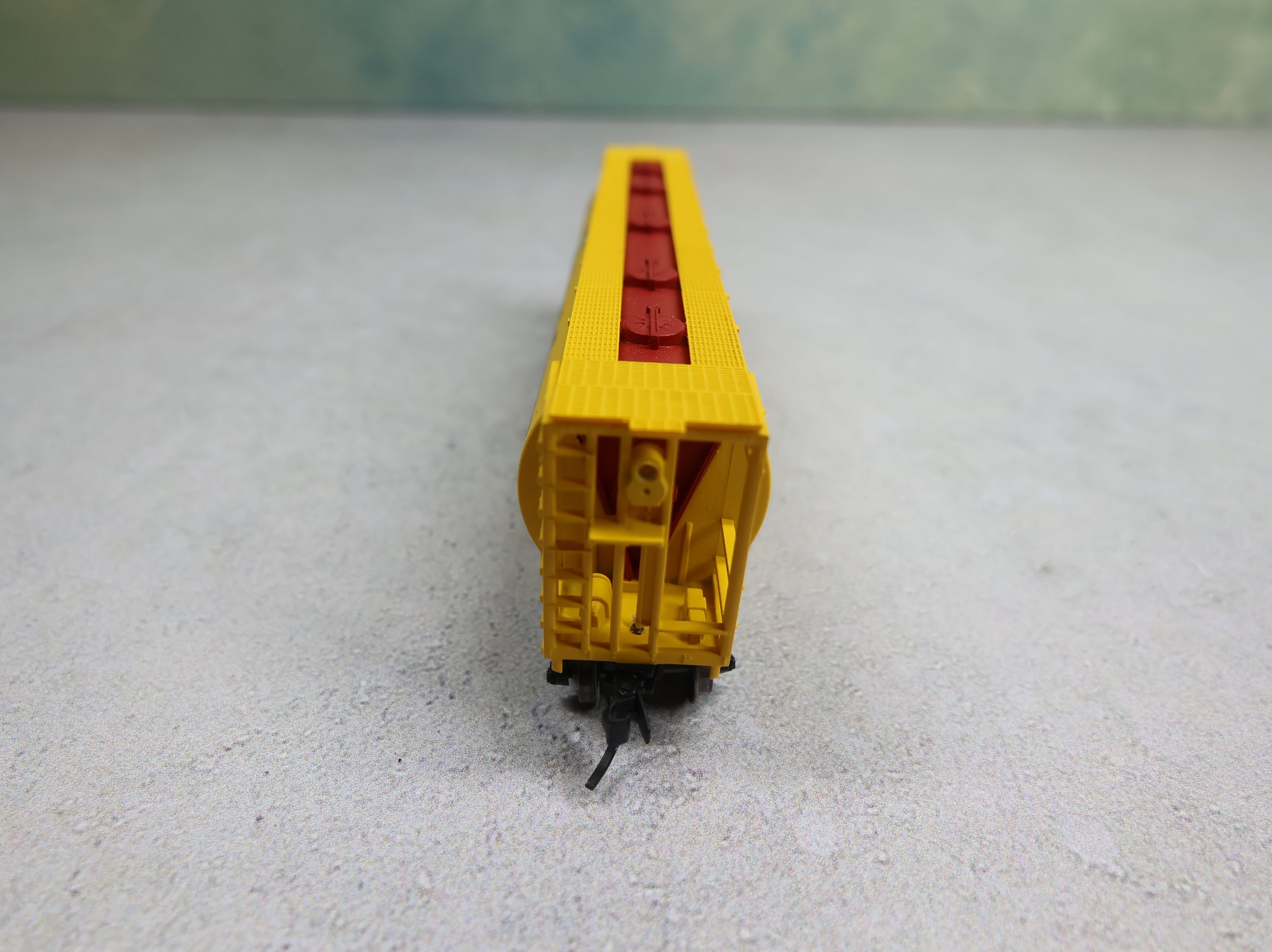 USED Bowser 37694 N Scale Cylindrical Hopper Old Dutch Cleanser ACFX #173204