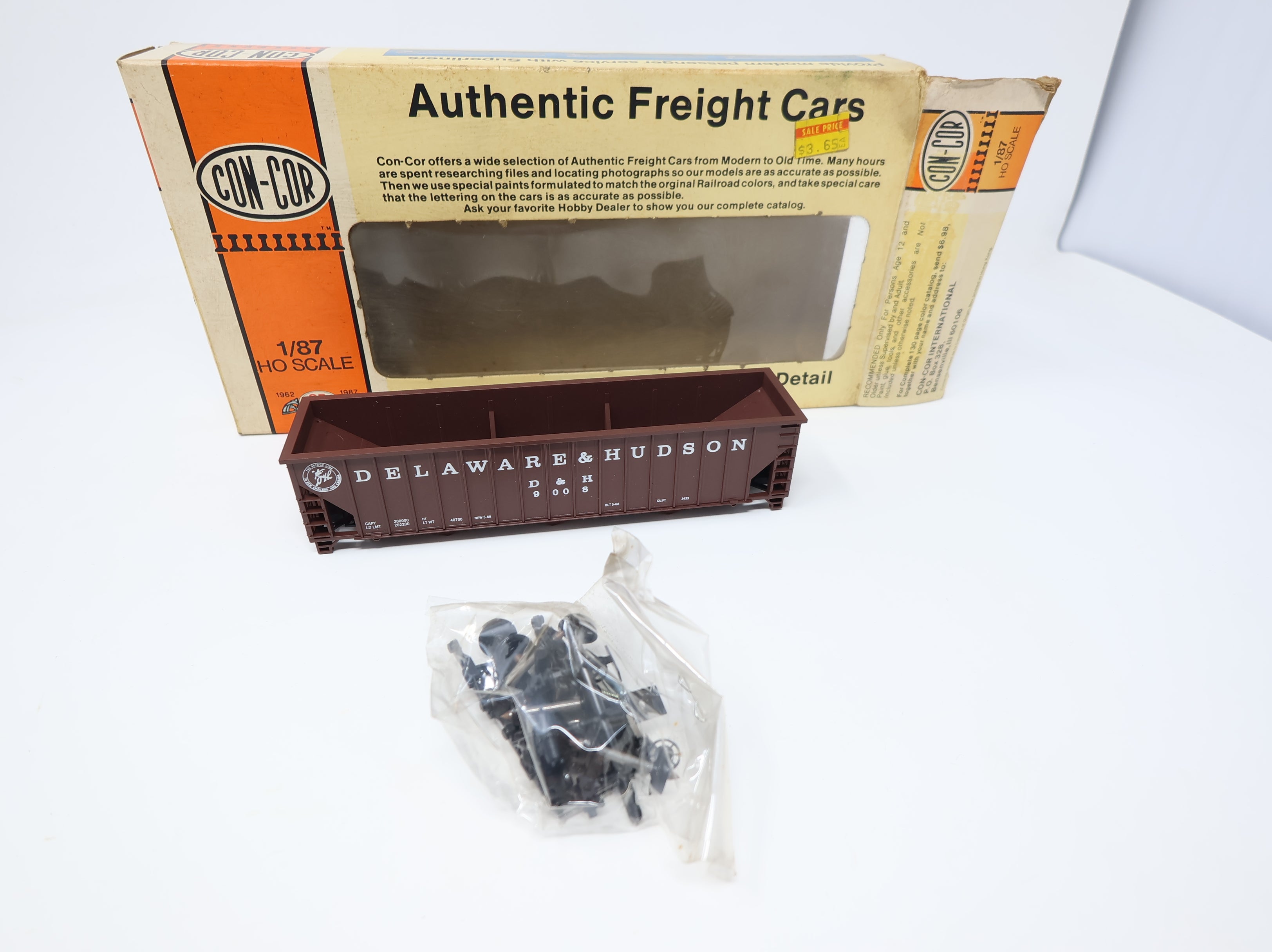 USED Con-Cor HO Scale 100T 15 Panel Hopper Delaware and Hudson DH #9008 KIT