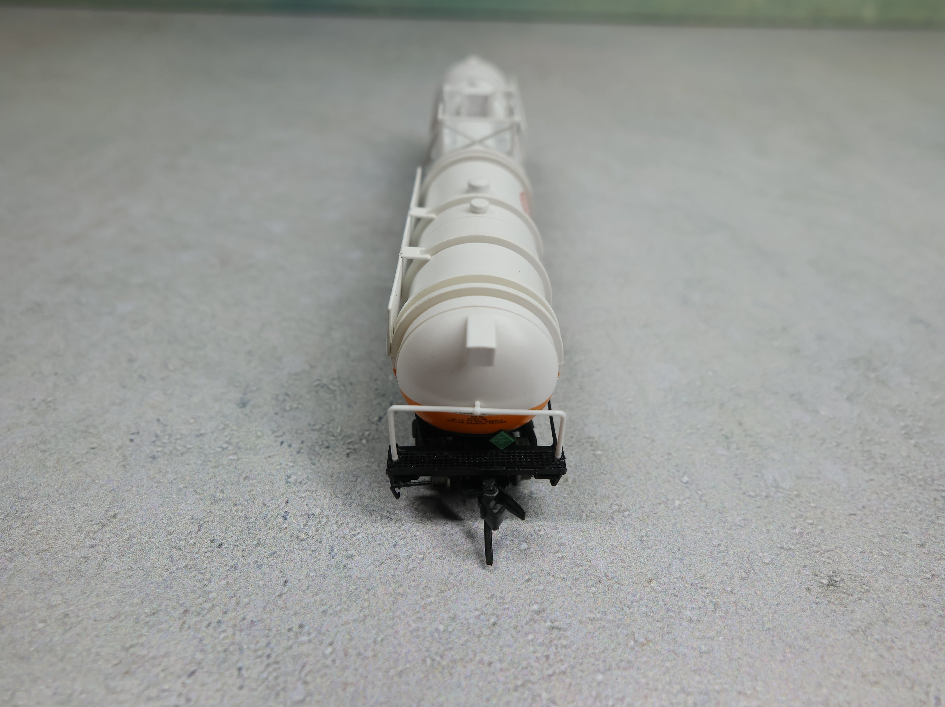 USED Broadway Limited 3727 N Scale Cryogenic Tank Car AirCo UTLX #80029