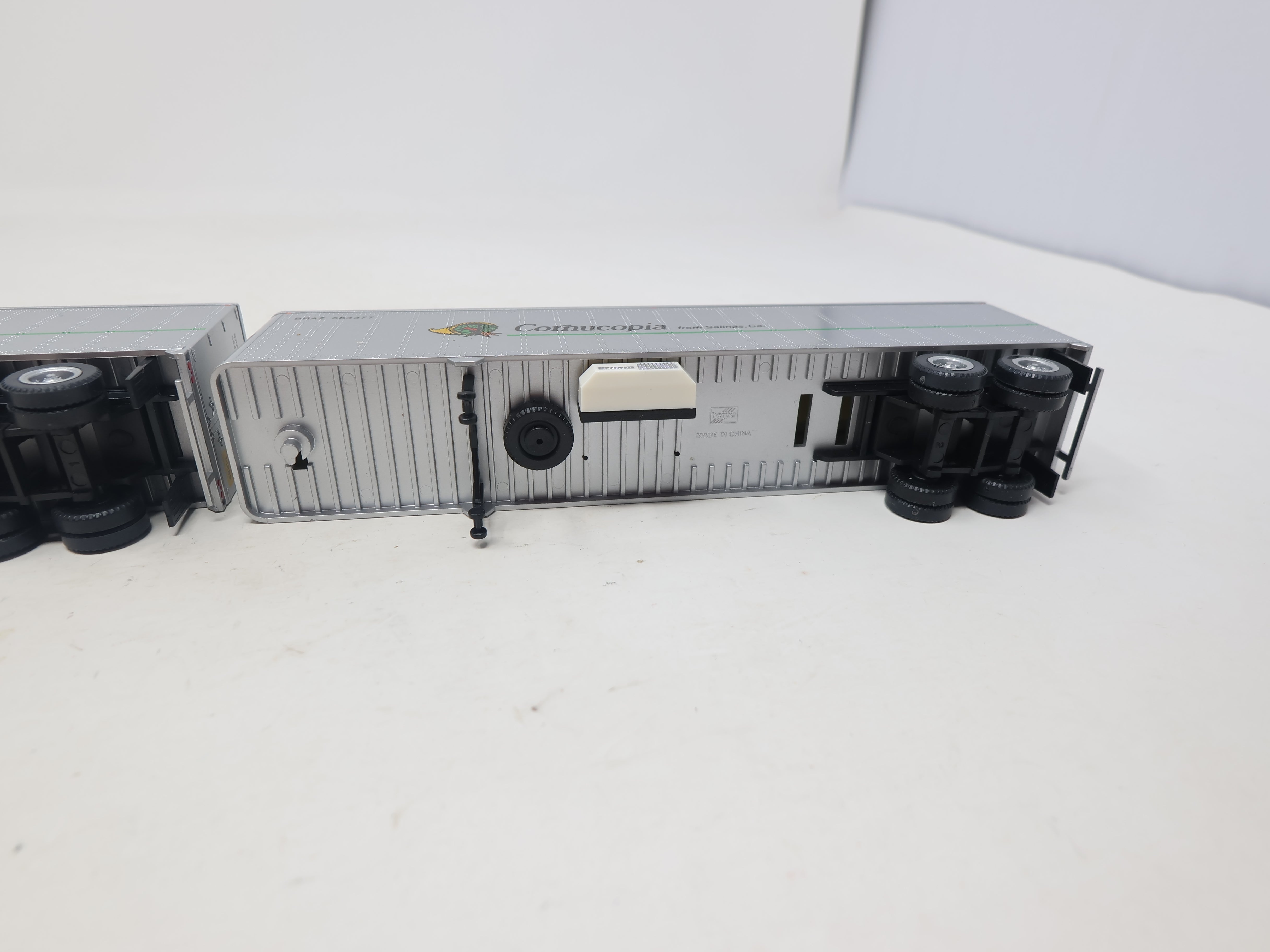 USED Con-Cor #4-008204 HO Scale, 45' Rivet Side Dry Van Trailers (2pk), Cornucopia Transportation BRAZ #584377